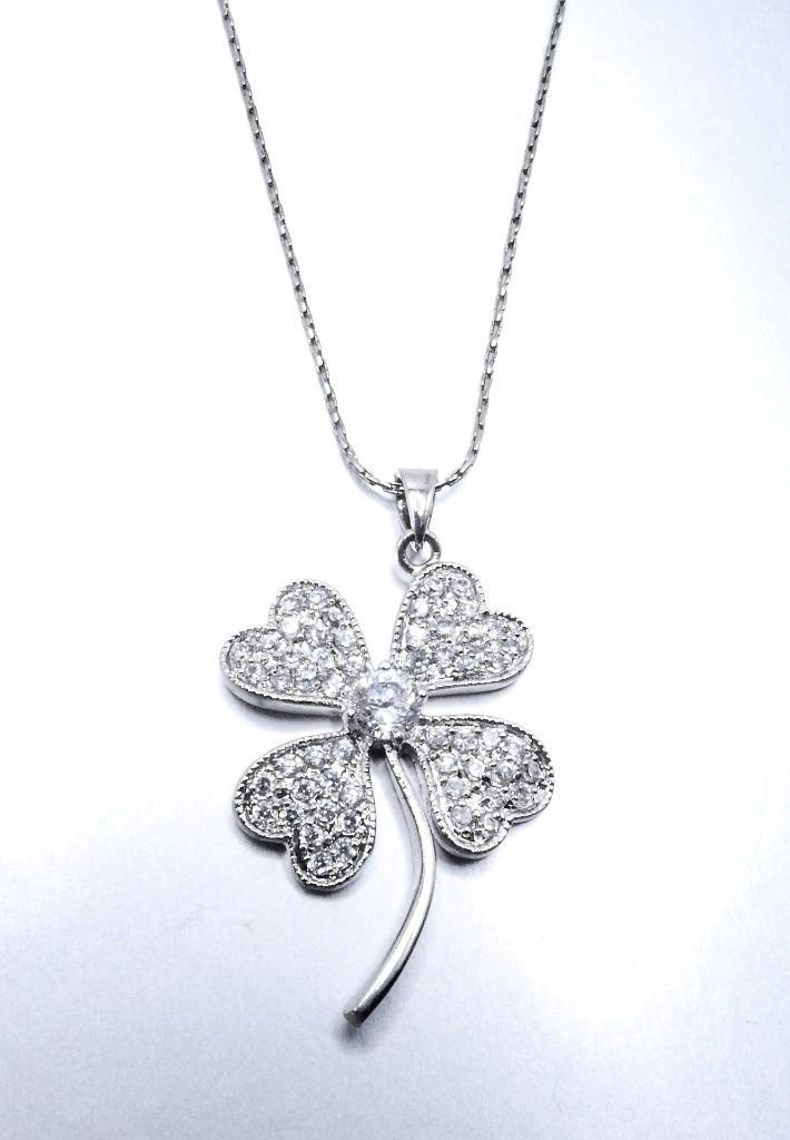 NEW 18kt White Gold Plated Crystals Four Leaf Clover Flower Pendant 16″ Necklace