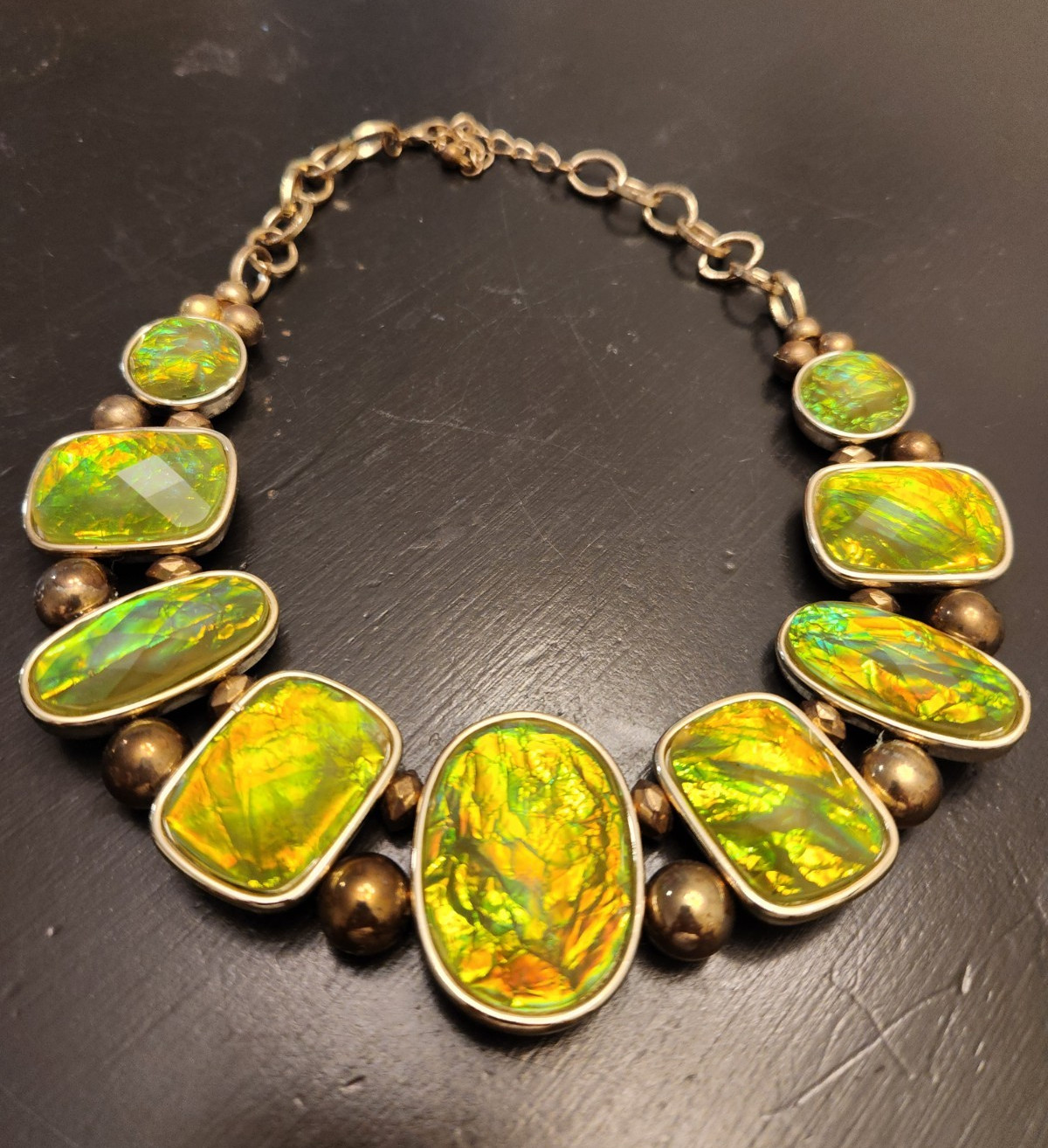 Gold-Tone Green Bezel Oval Charm Pendant Necklace Oval Link Chain Lobster