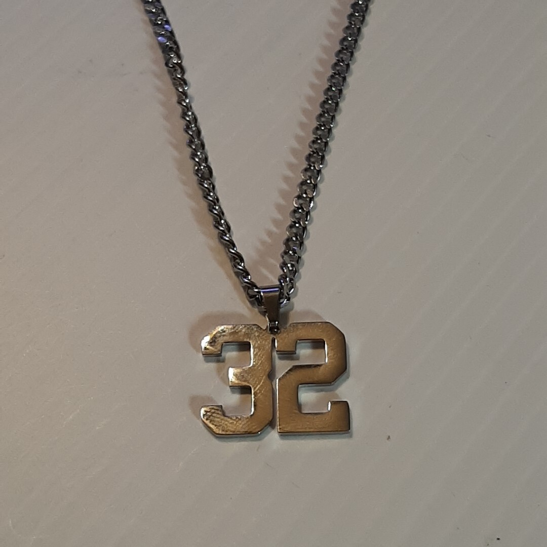 #32 BASEBALL FOOTBALL NUMBER Pendant Charm / 18″-24″ STAINLESS CHAIN NECKLACE