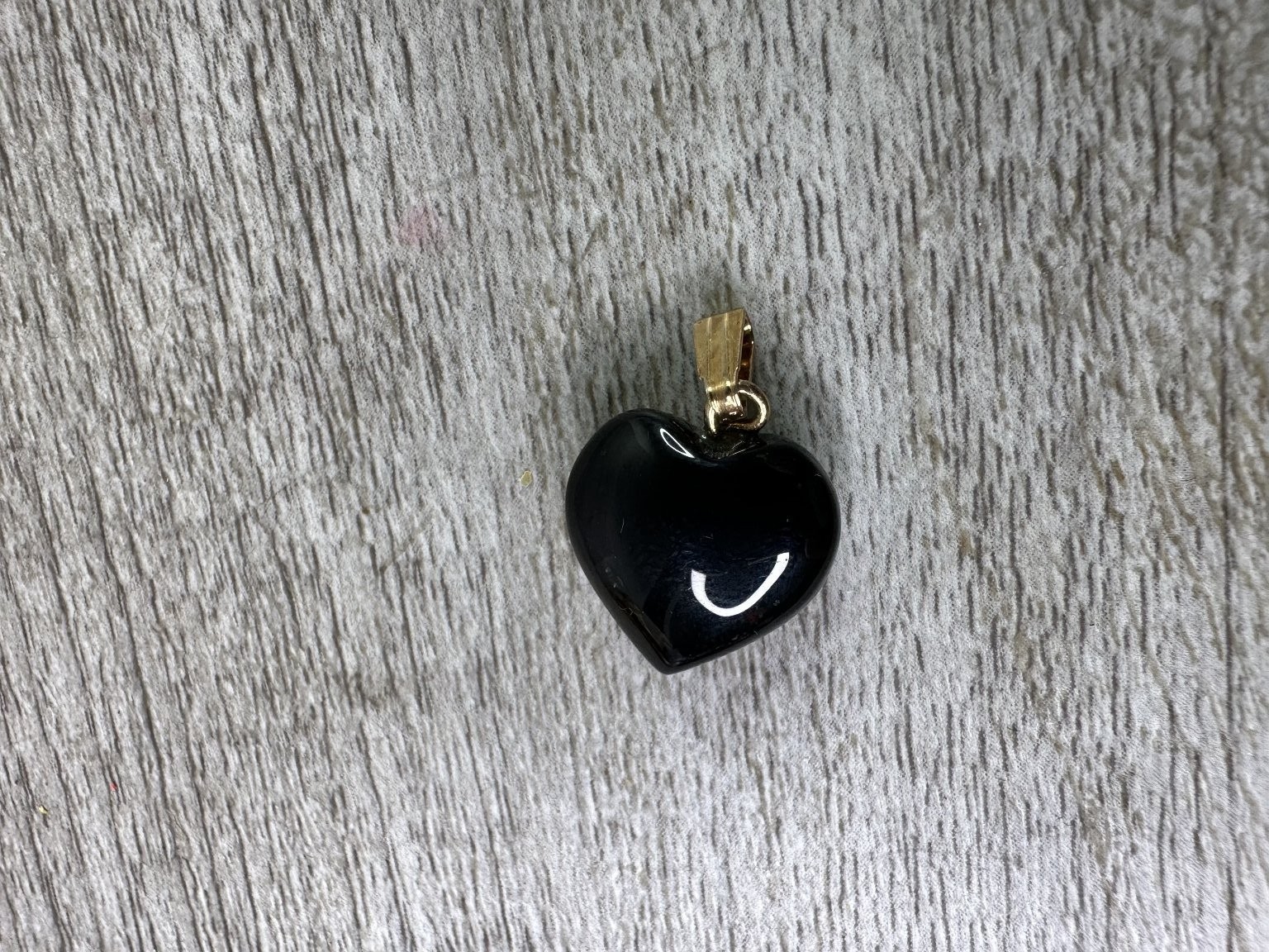 Black Onyx Style Heart Pendant Gold Tone Bail Approx 1″ Tall Love Charm