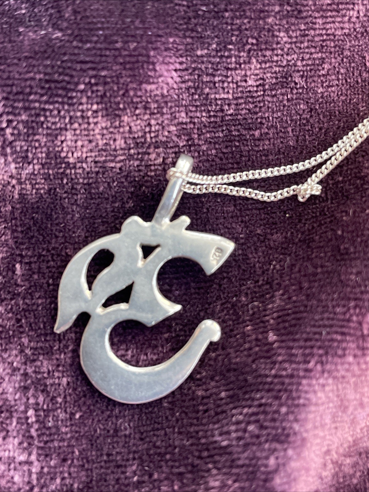 Sterling Silver Om Symbol Pendant Necklace – 46cm Chain – Yoga / Spiritual / Hin