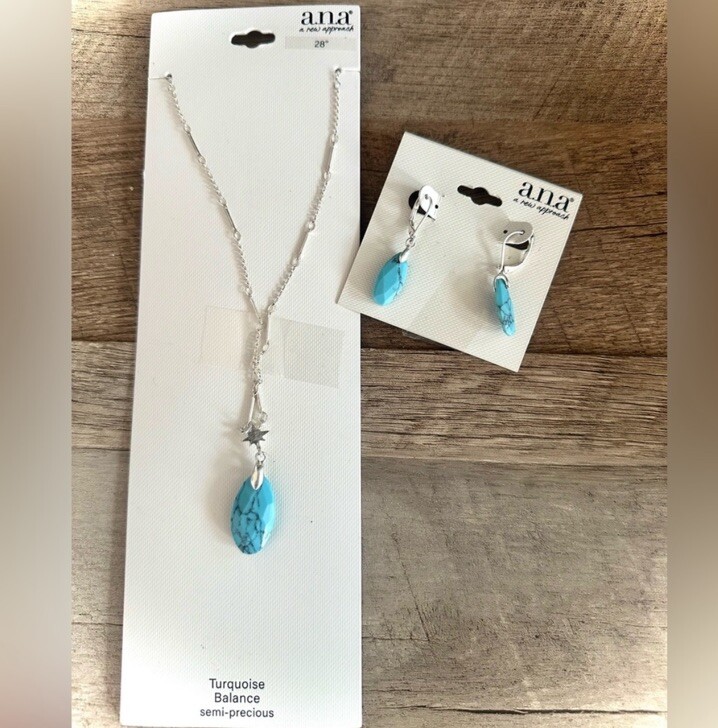 a.n.a Quartz Link Pendant Necklace