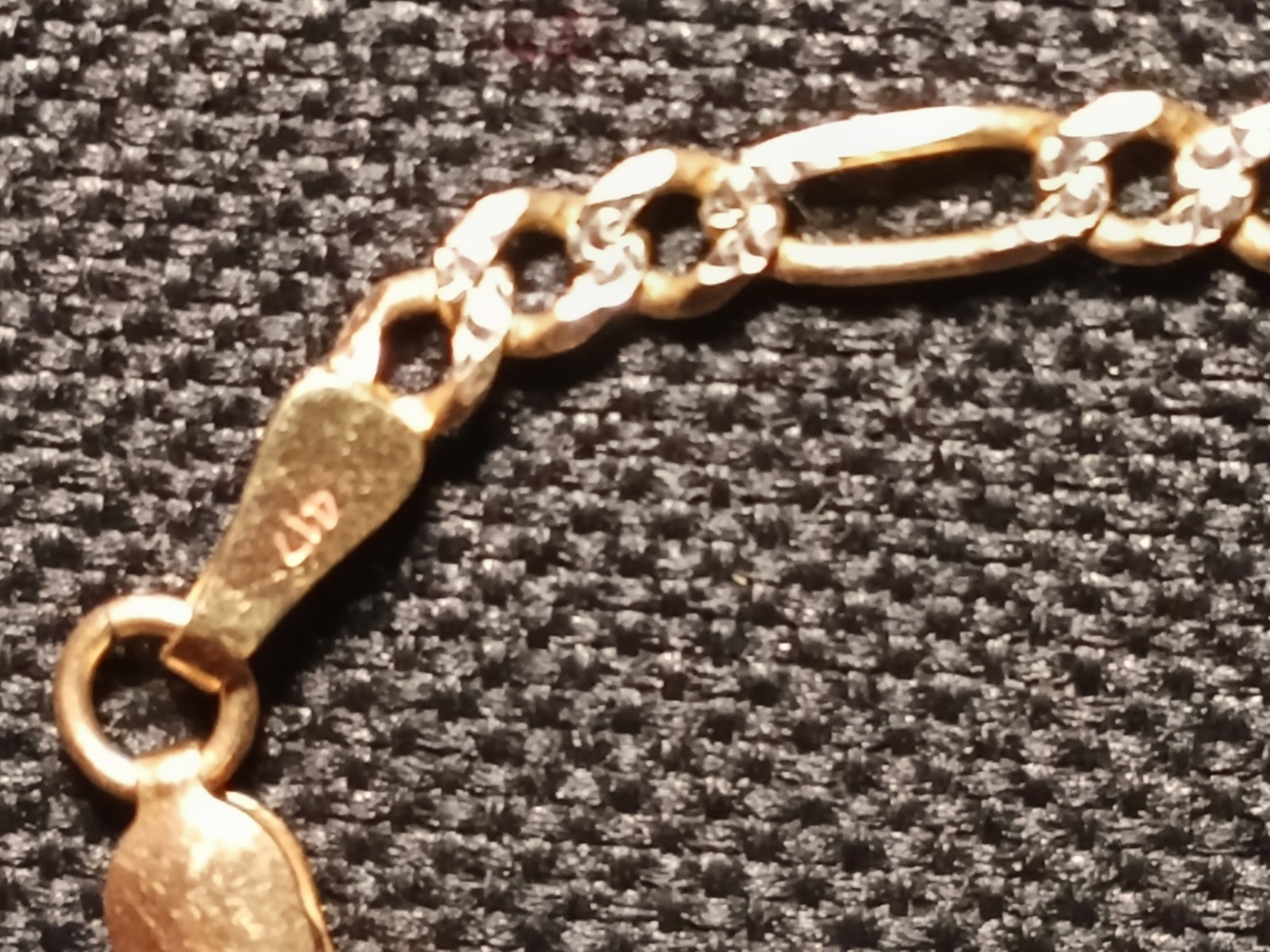 Men’s 10K Gold Figaro Chain Necklace