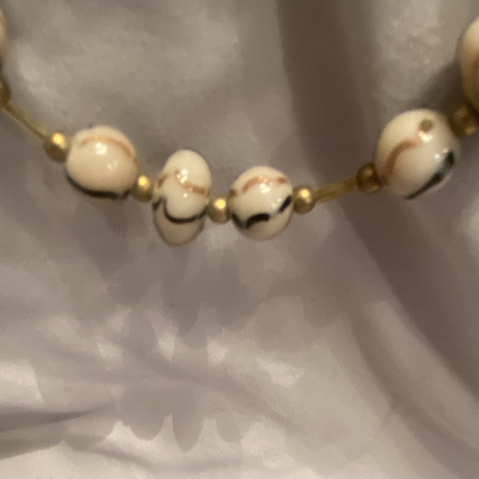 Vintage white Beaded Necklace Gold Tone Ball/Bead Chain 18in Spring Ring Closure