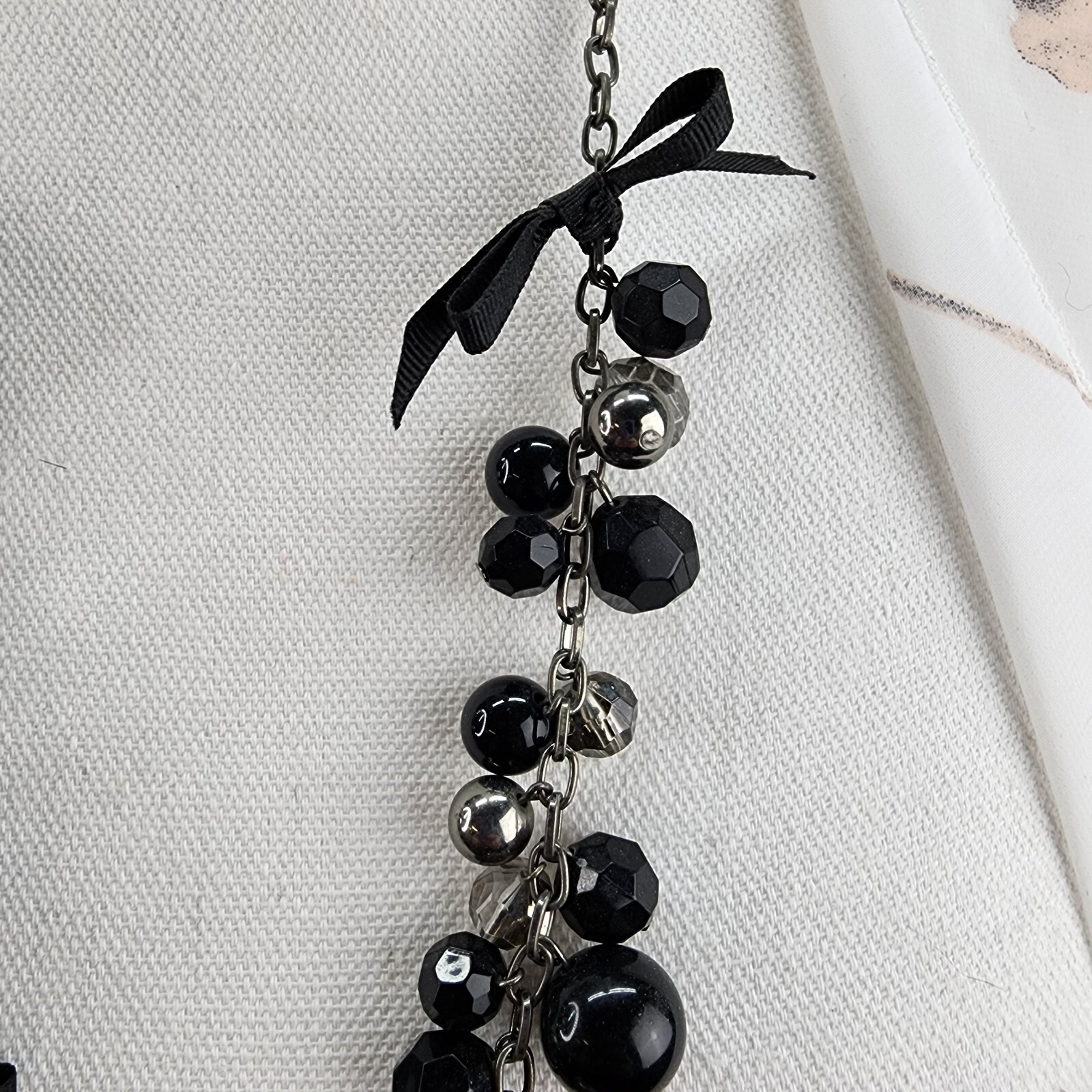 Women Fashion Jewelry Necklace 15″ Silver Metal Ribbon Bow Tie Long Black Bead