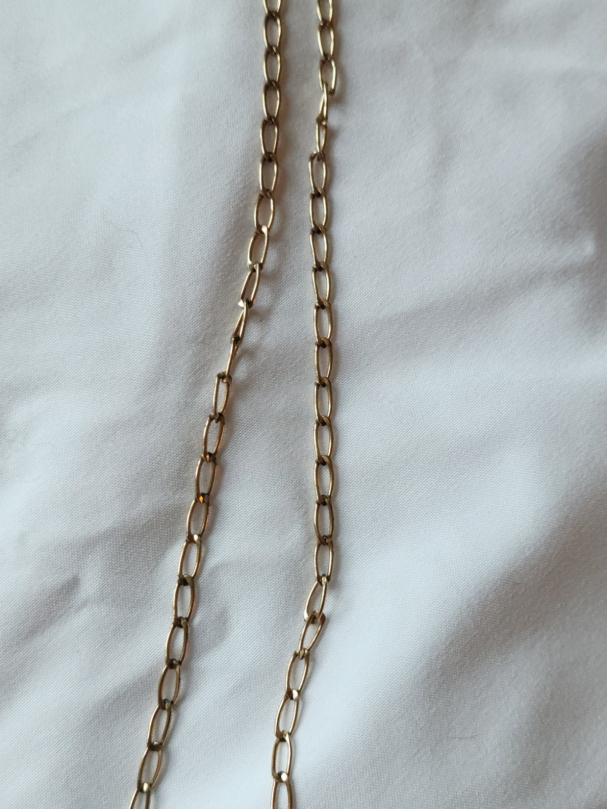 Gold Tone Oval Link Necklace Broken Closure (Unknown Metal)