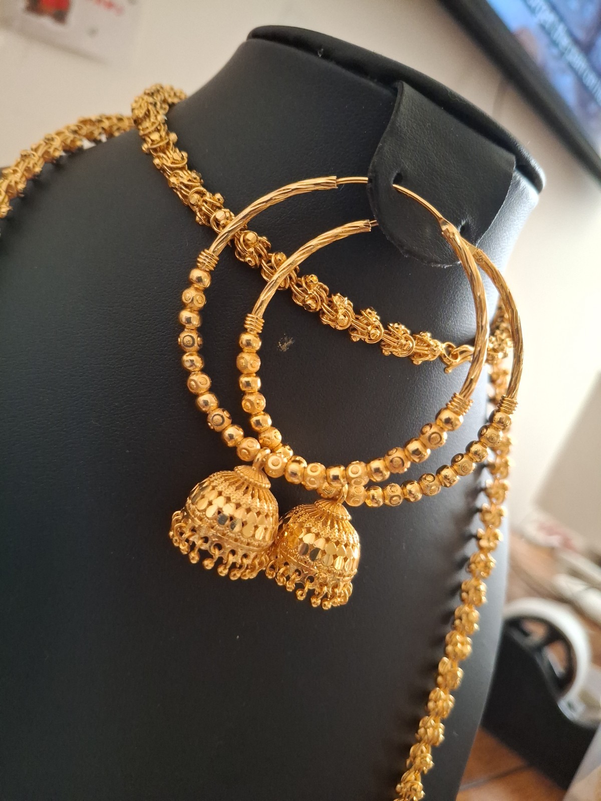 Gold polished high quality daily use hoop with 100cm large necklace malla design