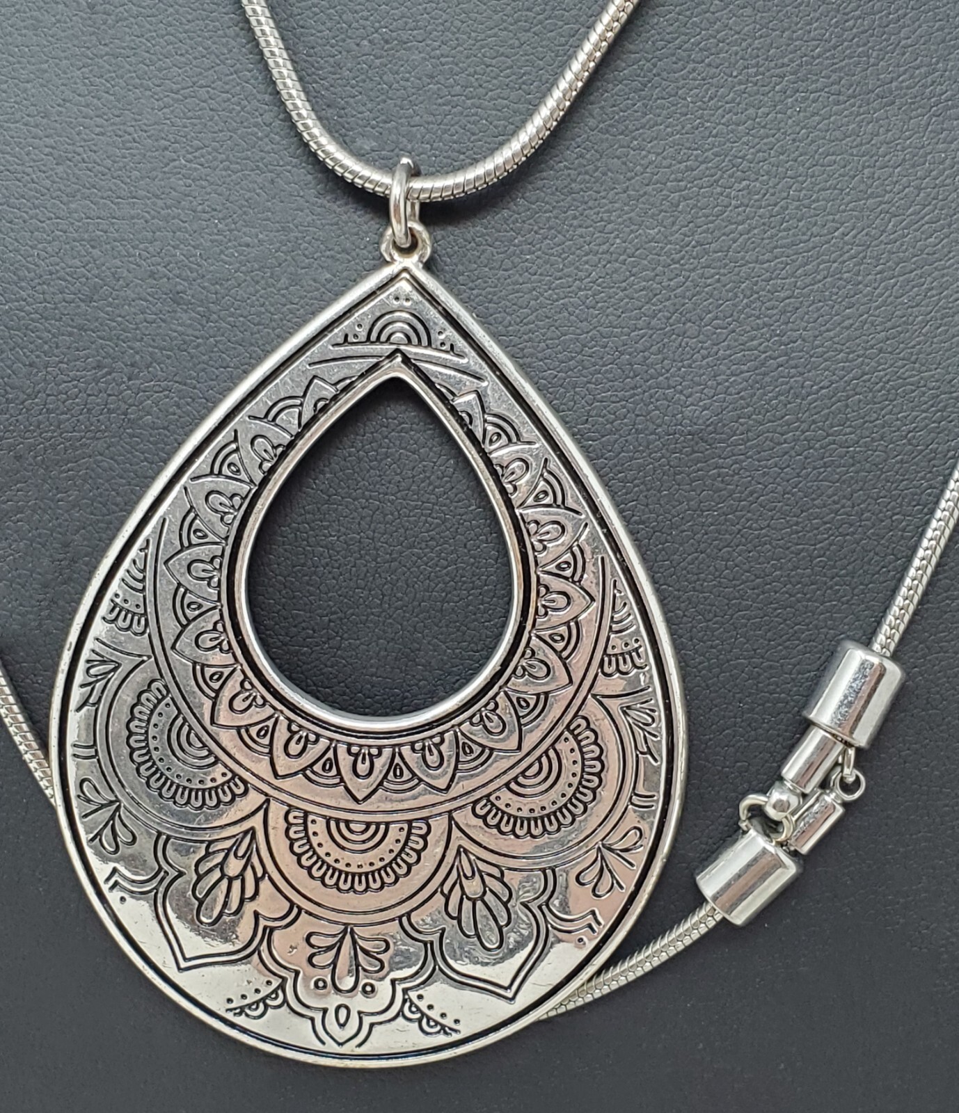 Scroll & Vine 38″ Reversible Pendant Necklace Engraved Design Adjustable Chain