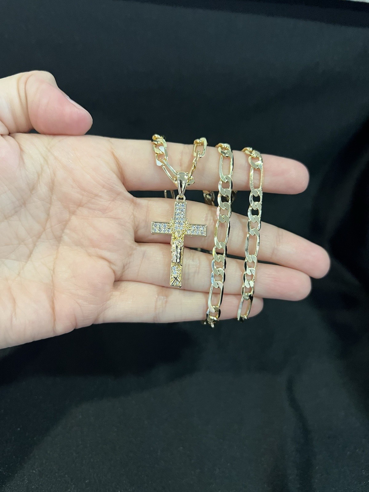 Gold PLATE Mens Boys Girls Womens San Judas St Jude Cross Pendant & Figaro Chain