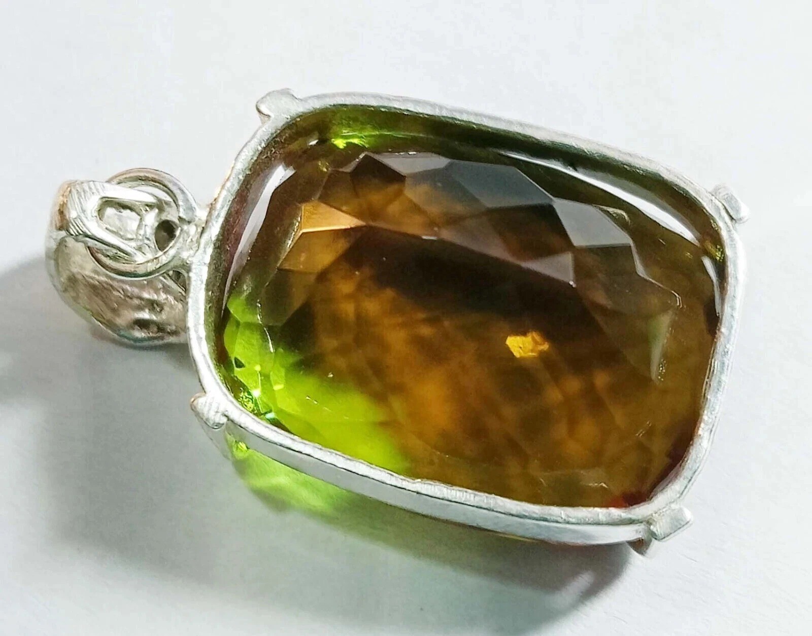 Zultanite Natural 53 Ct Color Changing 925 Solid Silver Pendant Locket Gemstone
