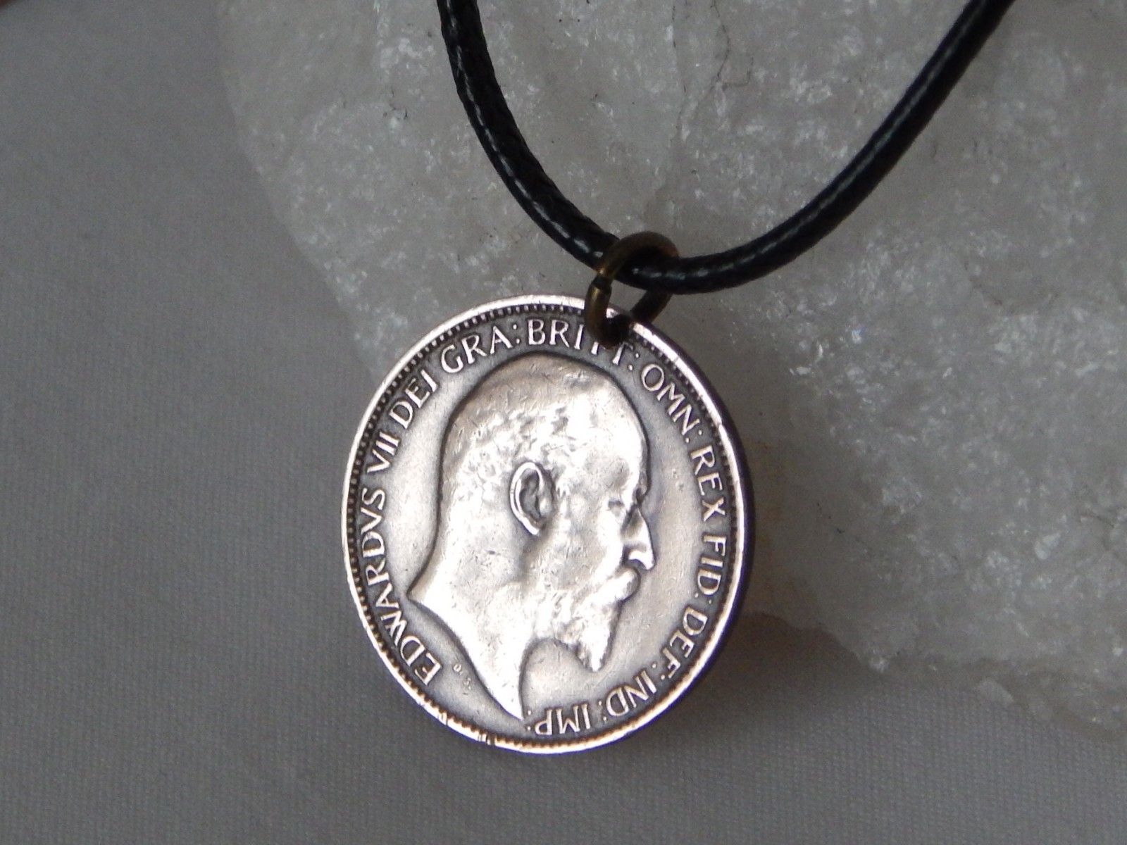 Antique 1907 Britain Bronze Farthing Coin Pendant Necklace Trident Shield #218