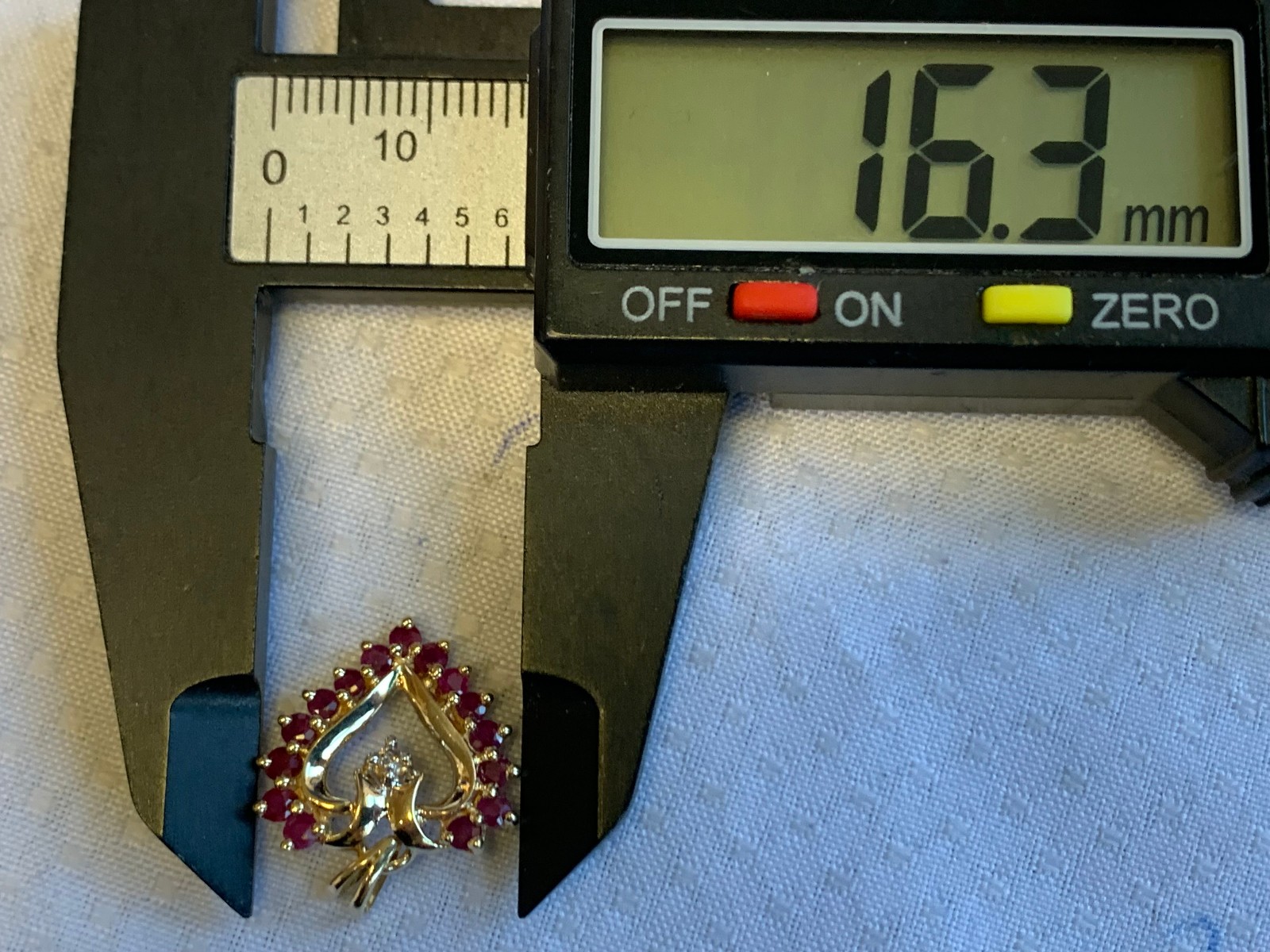 10K Yellow Gold Heart Pendant 1.63g Fine Jewelry Clear & Ruby Color Charm *READ*