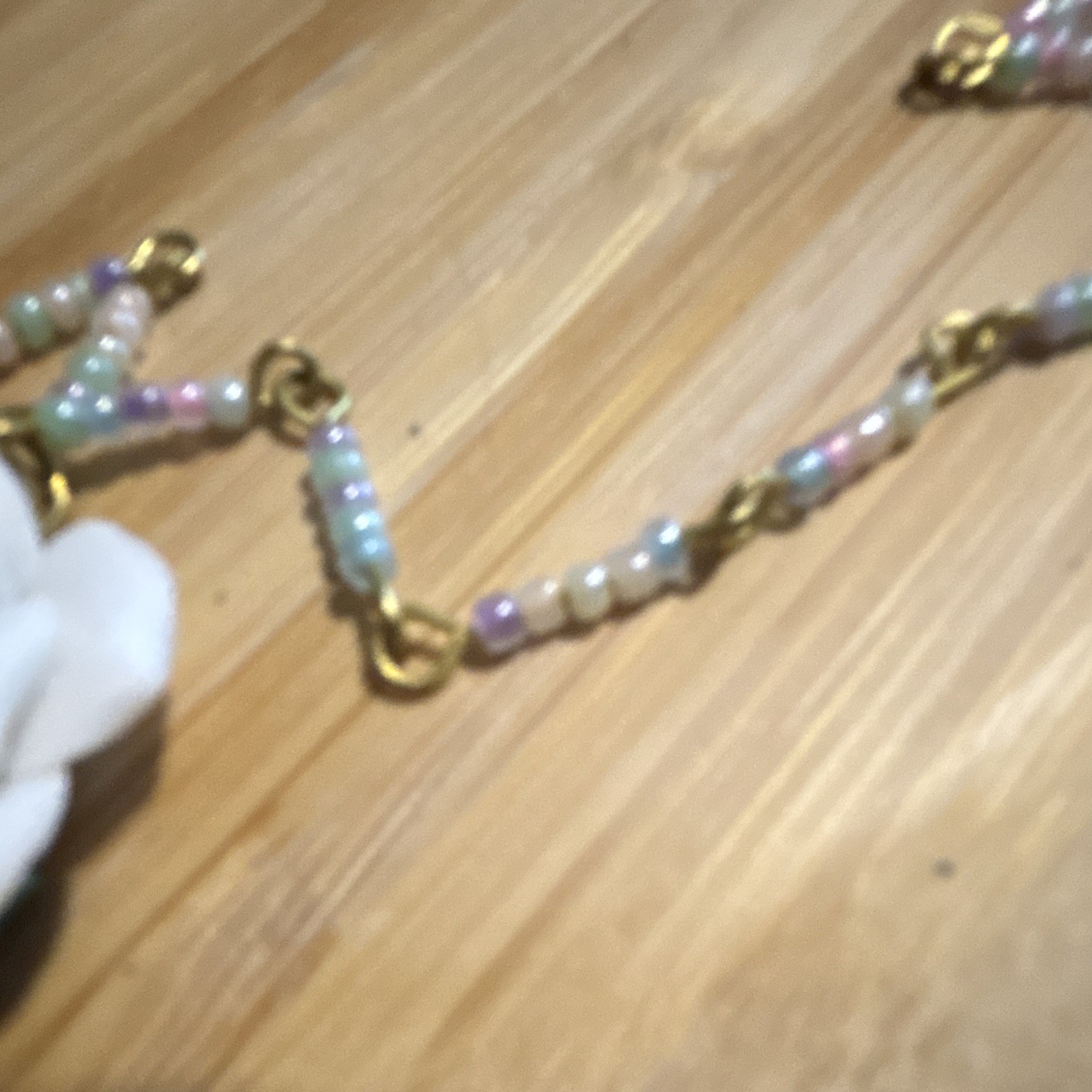 VTG Estate Gold Tone Beaded Chain Necklace Porcelain Rose Flower Charm Pendant