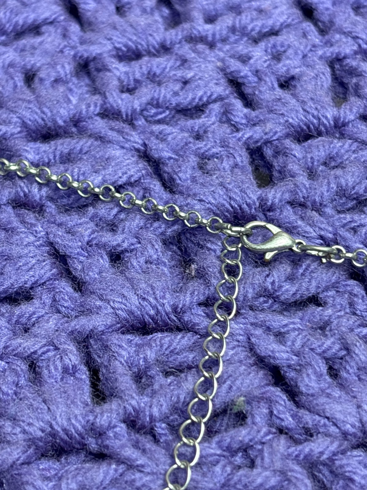 Grey black Plastic Beaded Silvertone Chain Necklace Lobster Clasp 15 – 18 inch