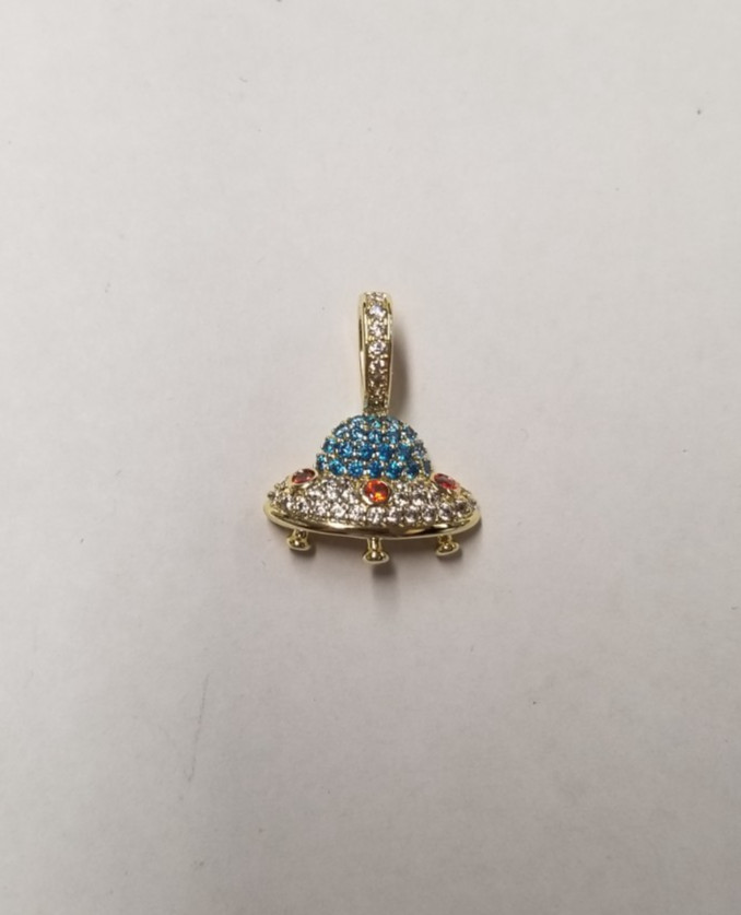 Gld Micro Iced UFO Pendant 17mm x 13mm