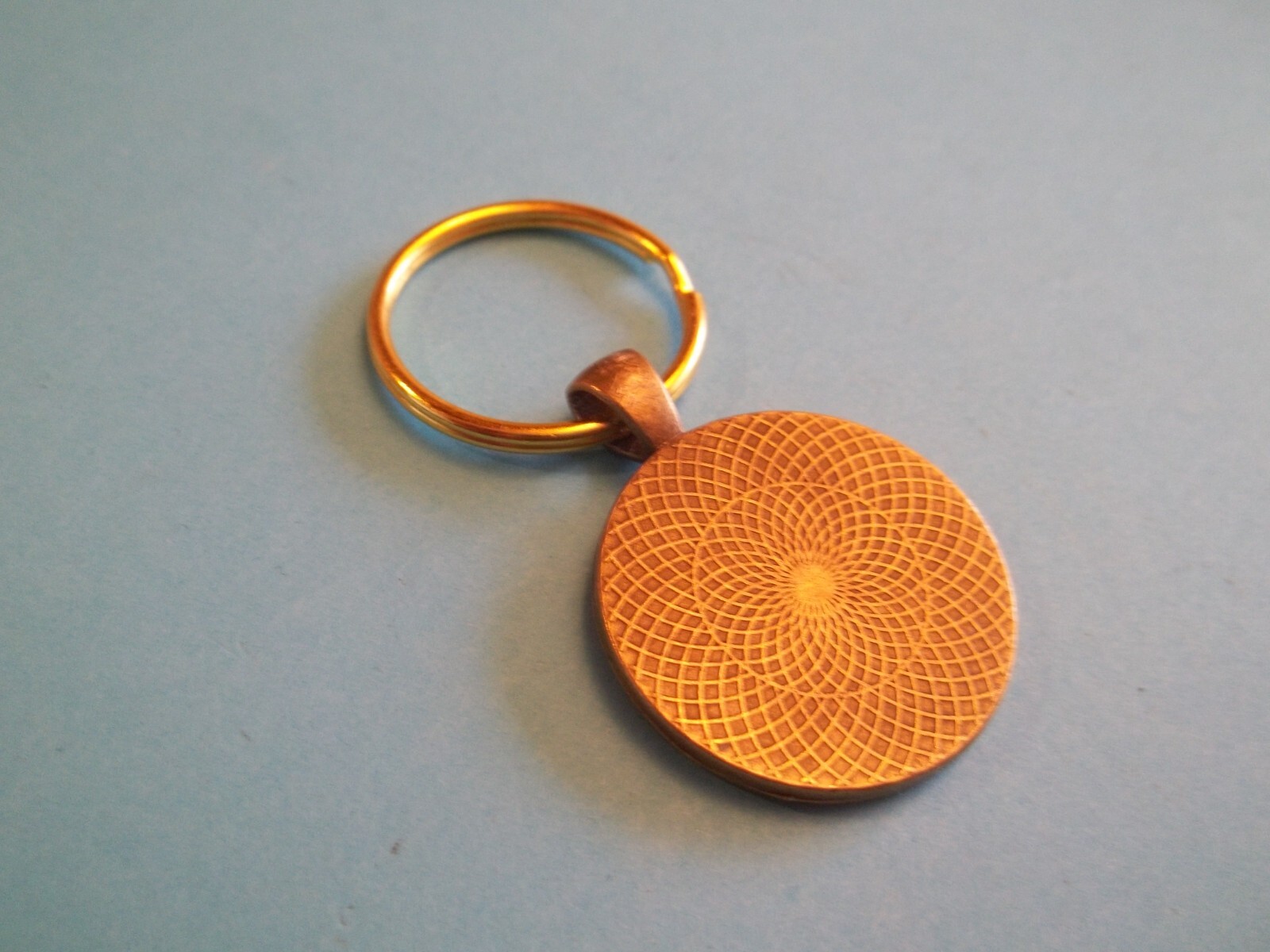 HALF PENNY COIN – BRITANNIA – BRONZE CASED – PENDANT KEYRING – 1917 to 1936