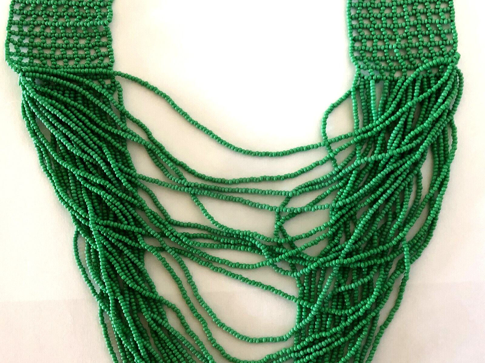 BEAUTIFUL RARE GREEN POTAY 14″ WATERFALL NECKACE MADE IN NEPAL