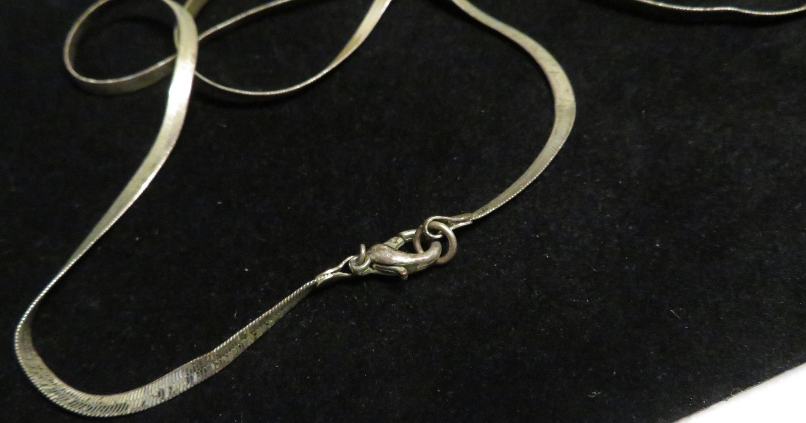 Vintage Gold Silver Tone Herringbone Chain Necklace Flat Link 24″ ROUGH CONDITIO