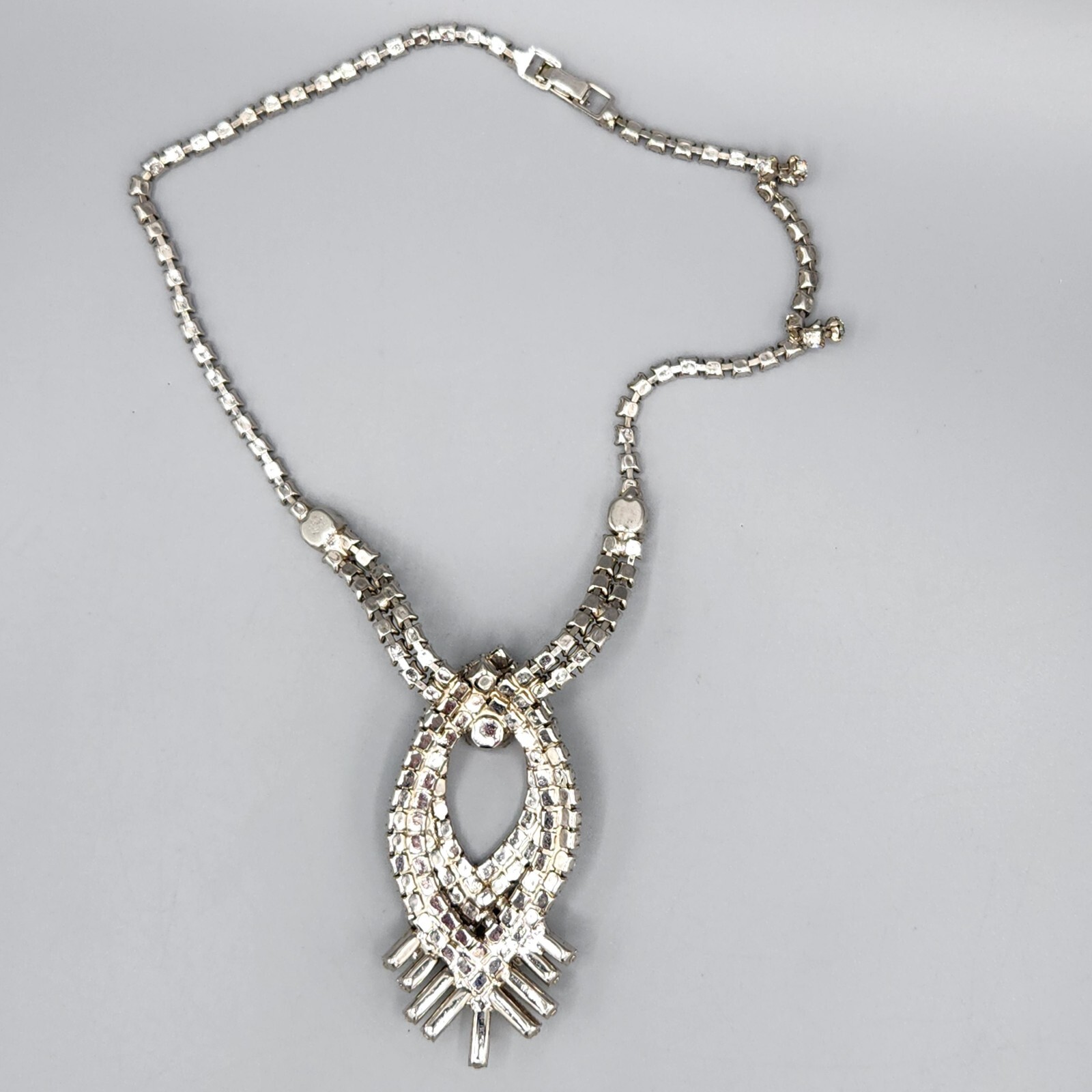 Vintage Unsigned Designer Clear Baguette Chaton Rhinestone Lavalier Necklace 15″