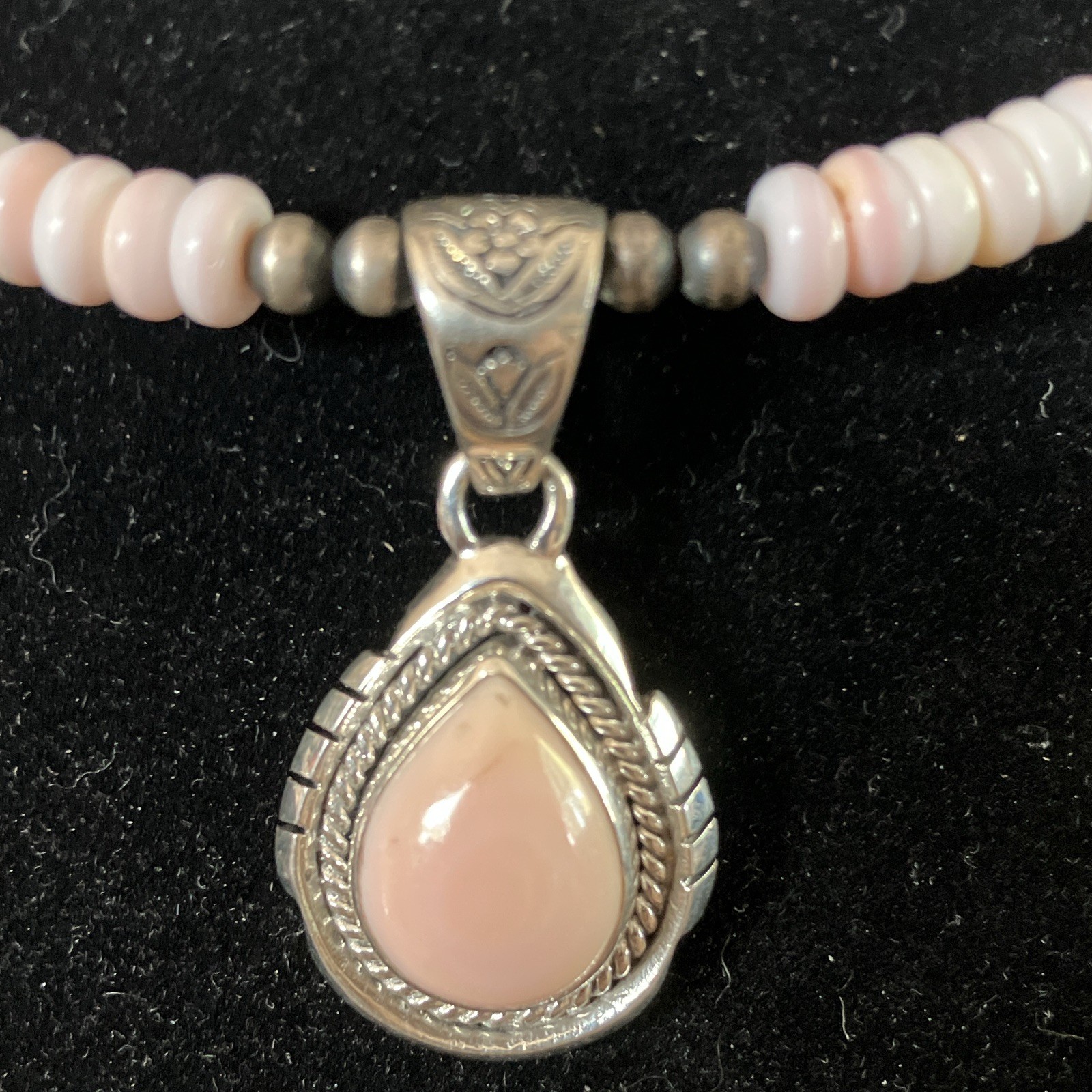 Pink Conch & Sterling Bead Stretch Choker Necklace & Teardrop Pink Conch Pndnt