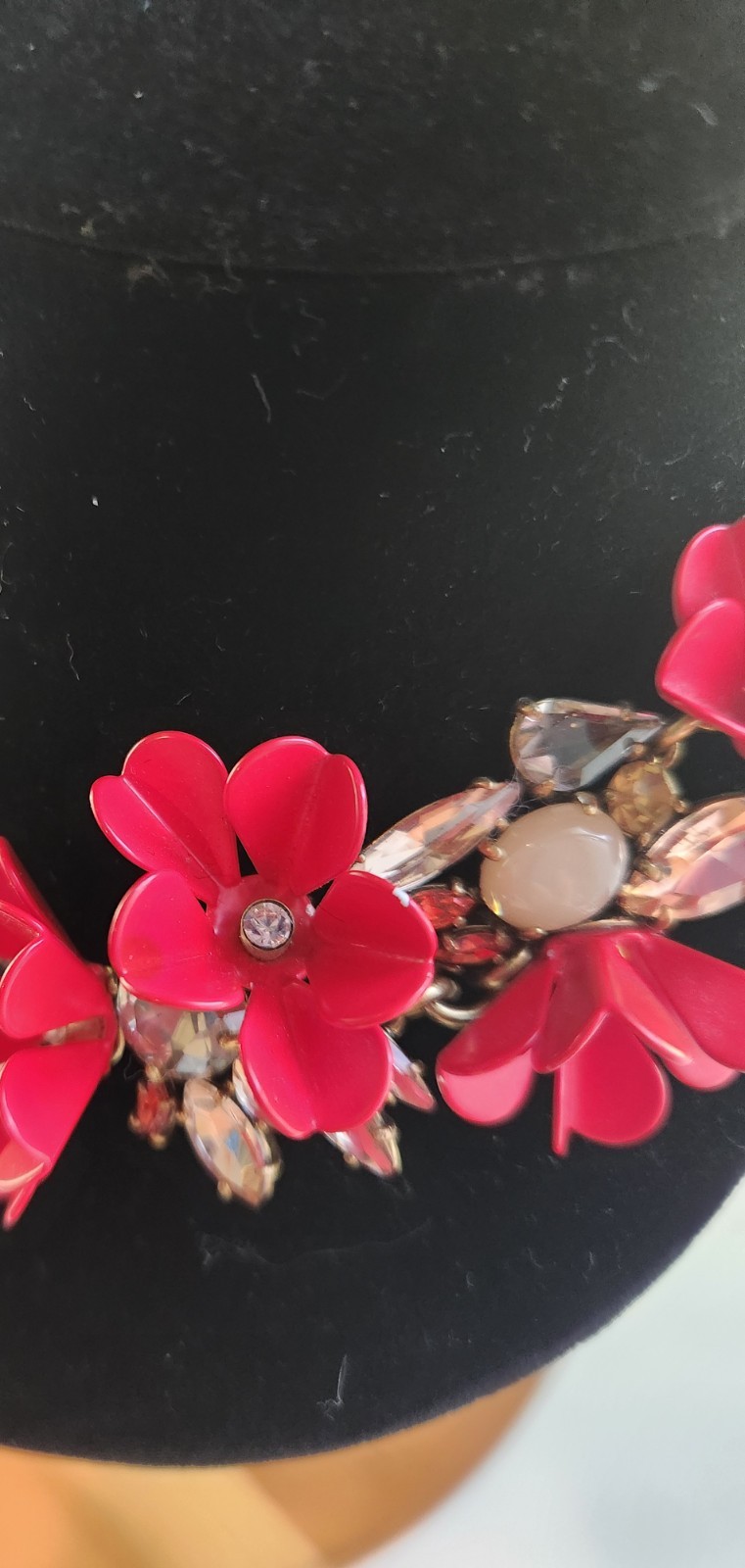J.CREW Signed Red Flower Collar Statement Necklace Crystal Rhinestone Lobster