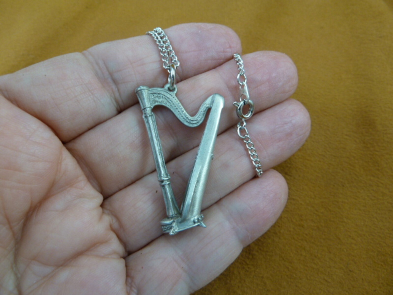 (M206-F) HARP Pendant 18″ Necklace LYON & HEALY JEWELRY pewter love harps music