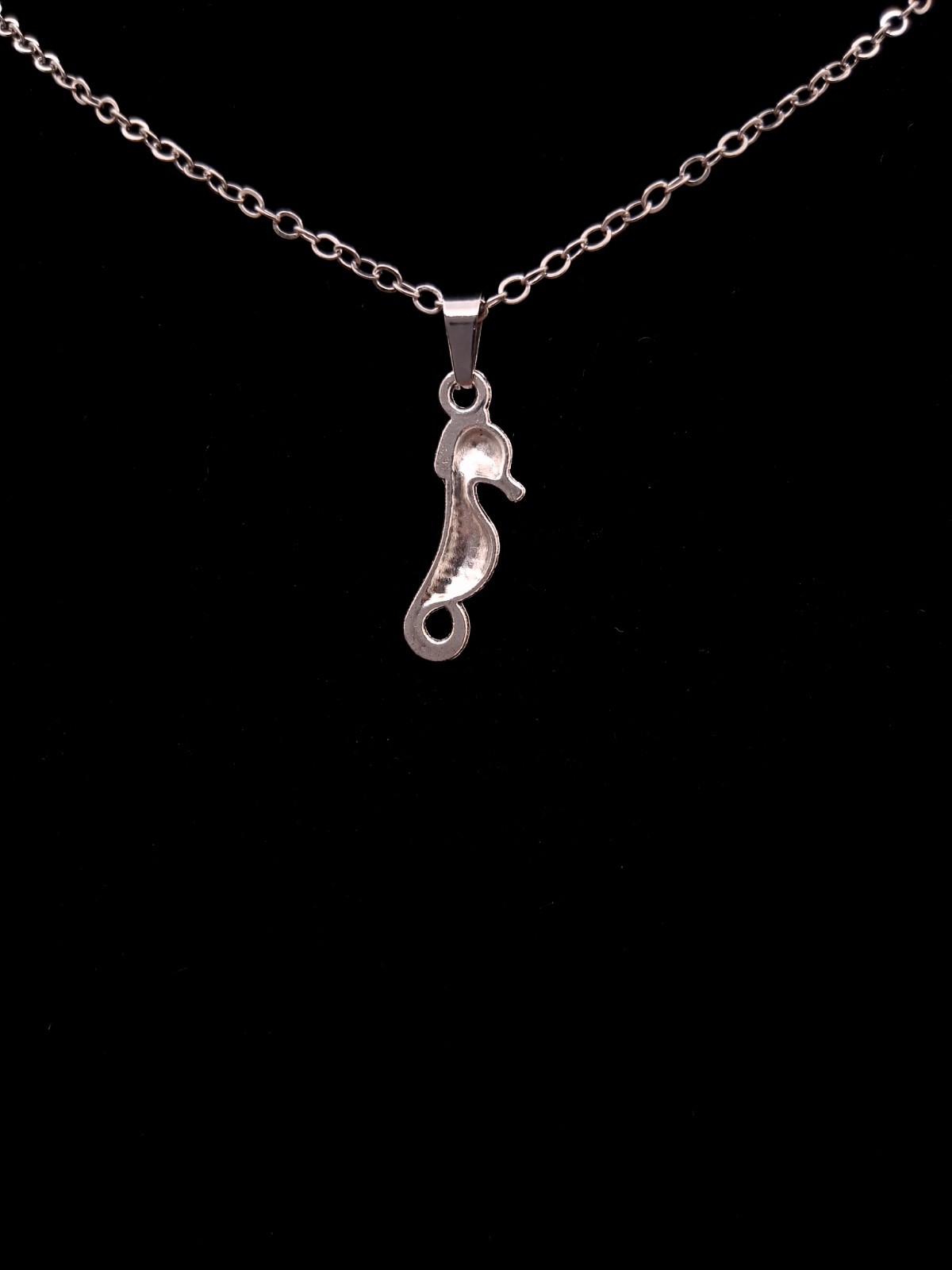 Seahorse Pendant Necklace Women’s Fashion Jewelry Gift Beach Silvery Toned