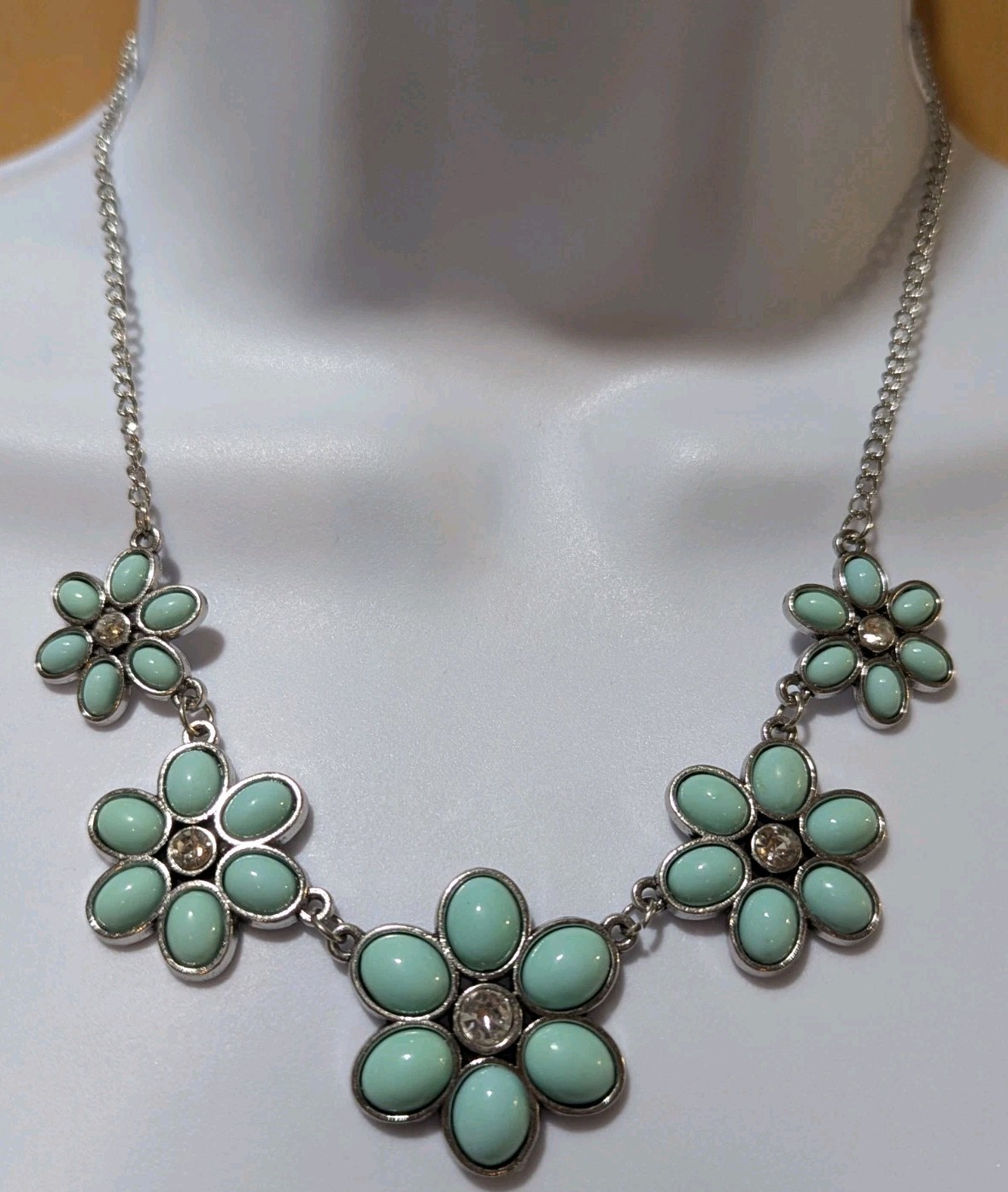 Paparazzi “Prairie Party” Green Flower Necklace And Earrings Set