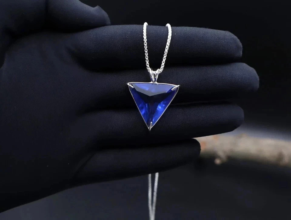 19.05 Ct Flawless Blue Color Sapphire Trillion 925 Solid Silver Pendant Gemstone