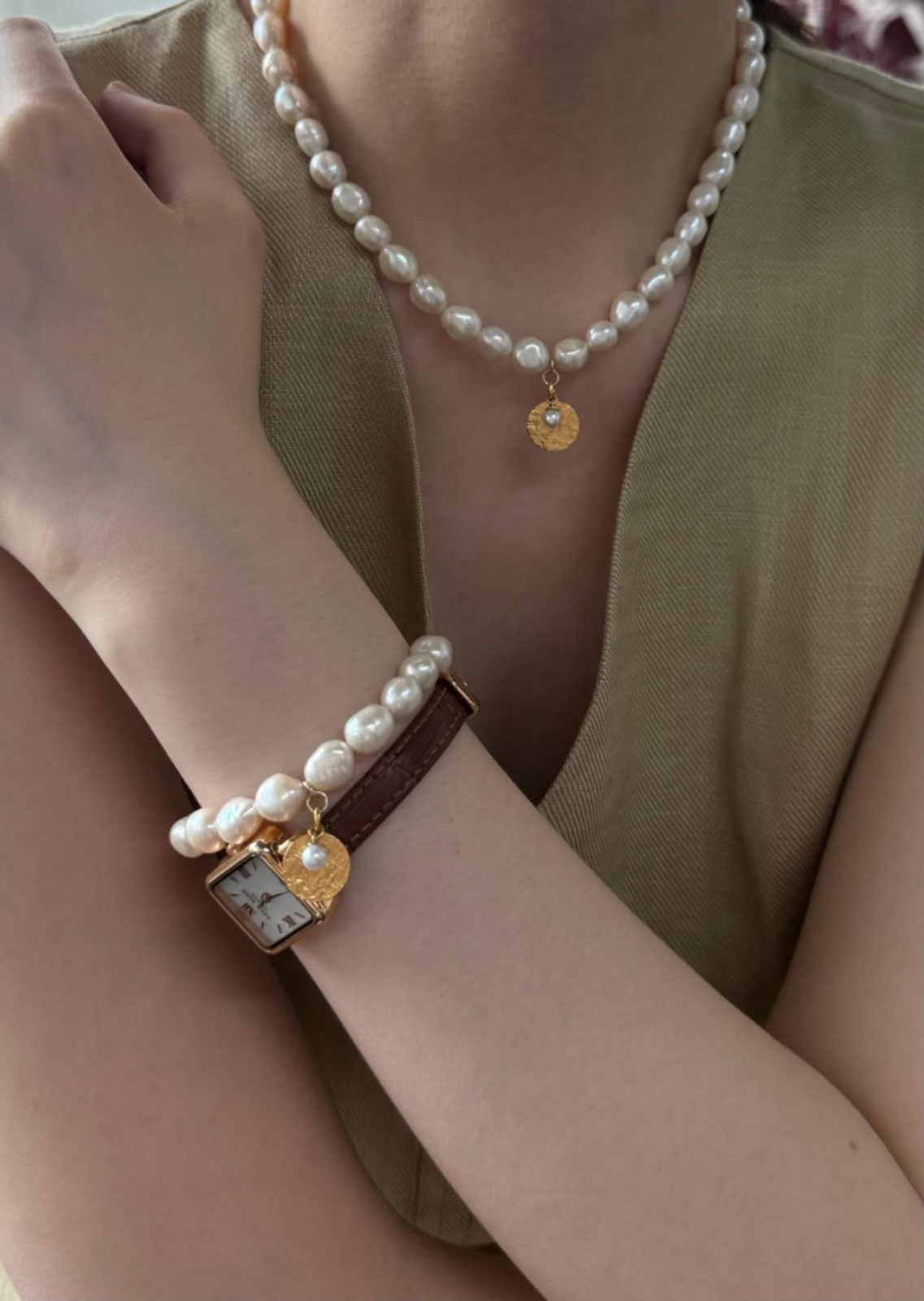 Radiant Harmony Pearl Necklace with Gold Medallion Elegant Necklace Vintage