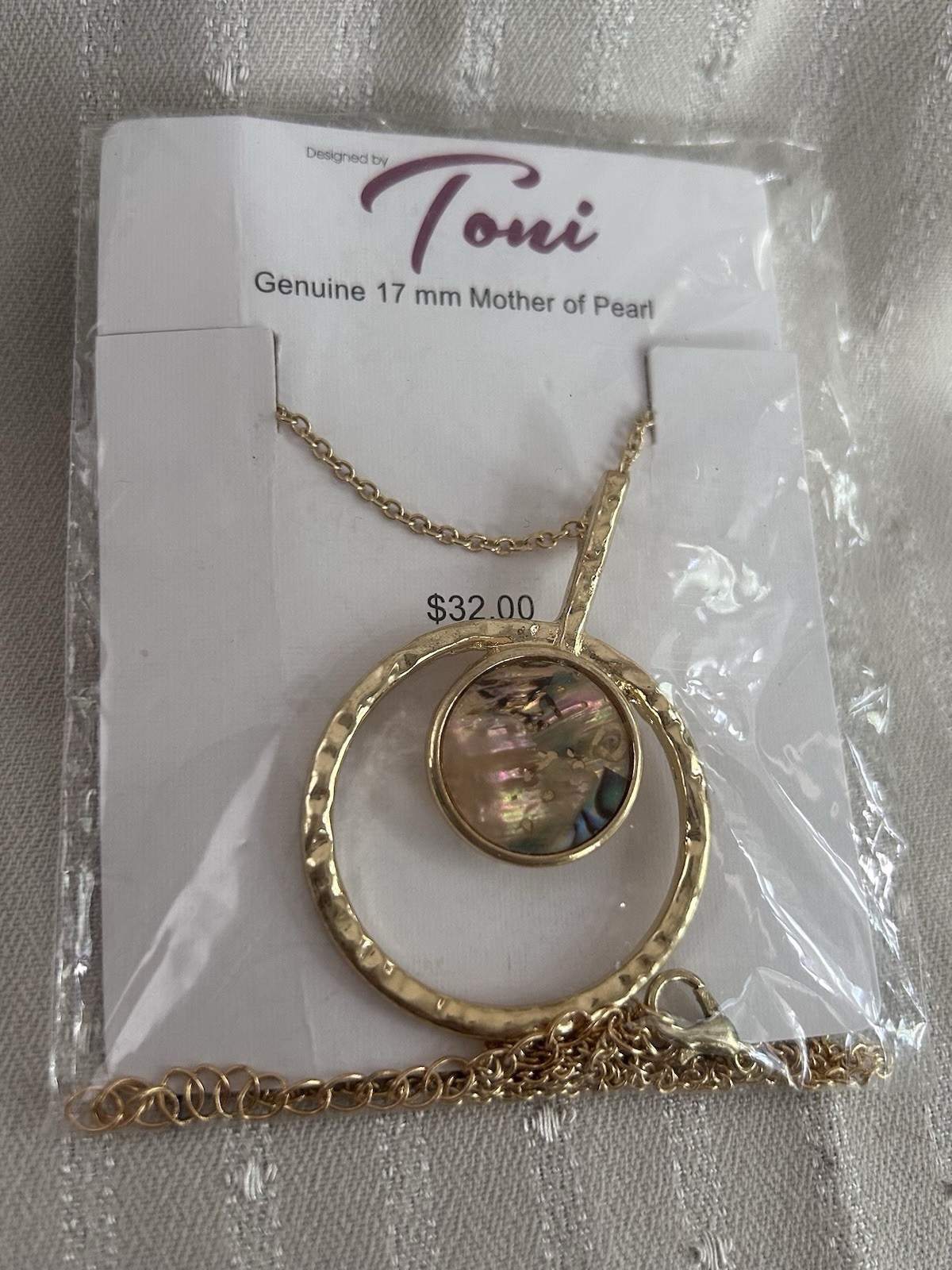 17mm Mother of Pearl Necklace **NEW**