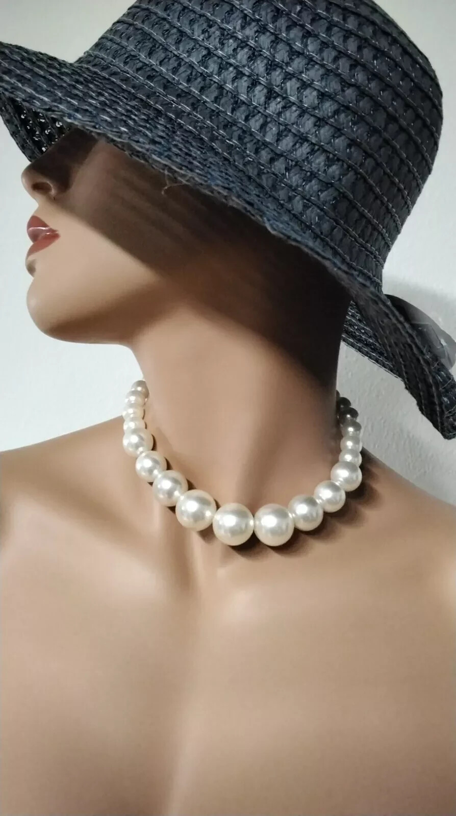 New Cream White Imitation Faux Chunky Pearl Choker Necklace Minimalistic Elegant