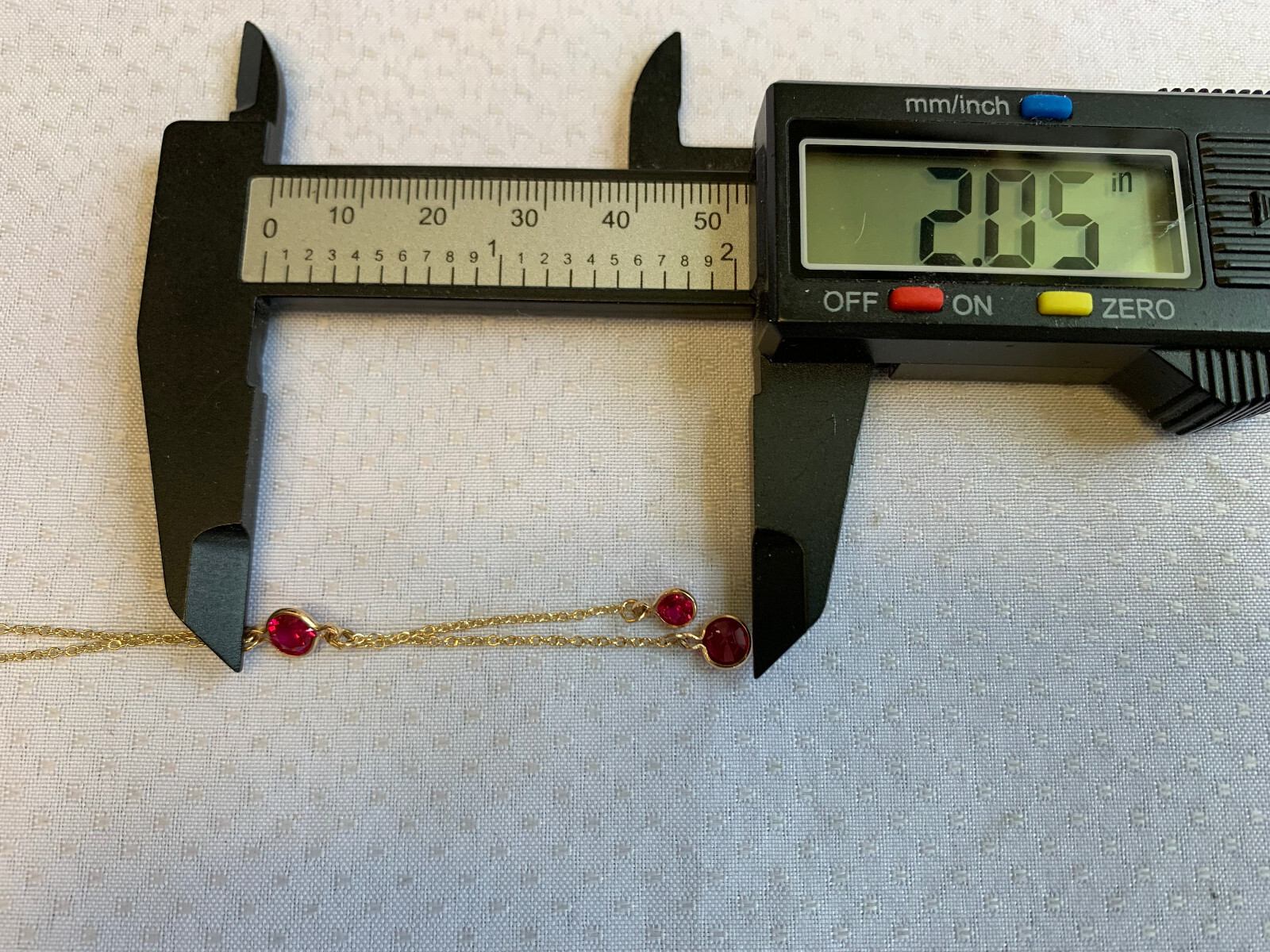 10K Yellow Gold Necklace 2.74g Fine Jewelry 17″ Ruby Color Stones *READ*