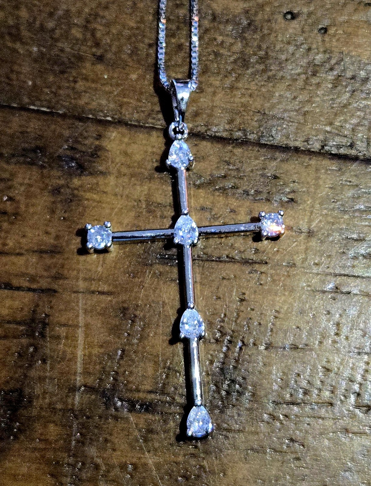 Sahira Jewelry Design Silver-Tone Necklace Cross Crystal Pendant New 18-20 In