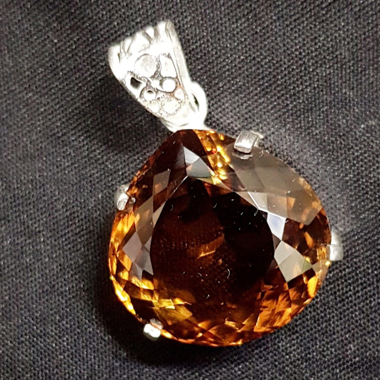 70+ Ct Lab Created Color Change Alexandrite Heart Cut 925 Silver Pendant