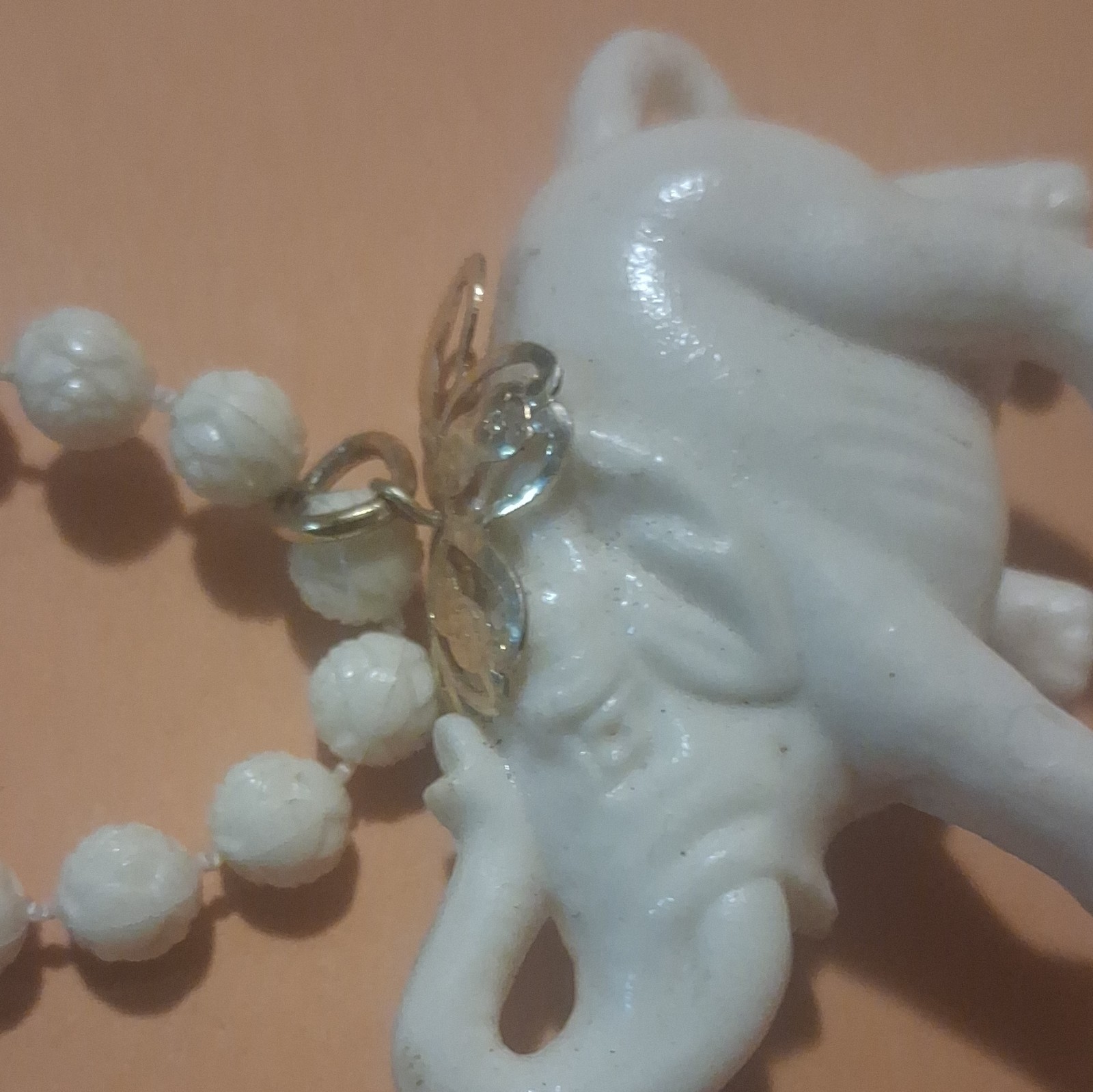White Plastic Beaded Necklace, Elephant Charm Links, Spring Ring Closure