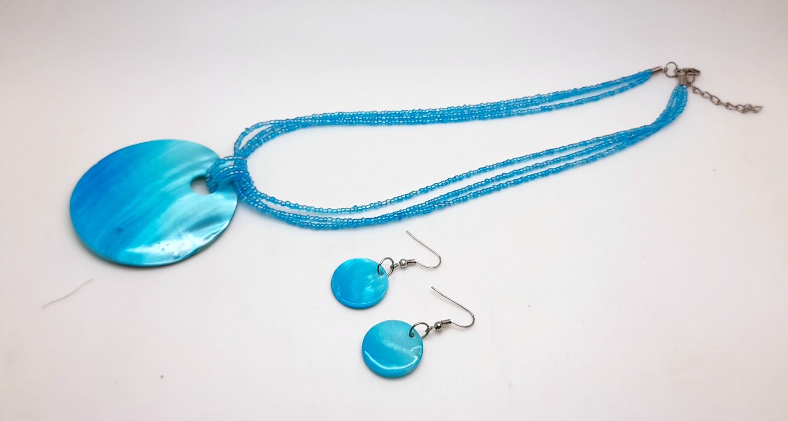 S001 Round shell Pendant blue strand seed bead fashion necklace earrings set