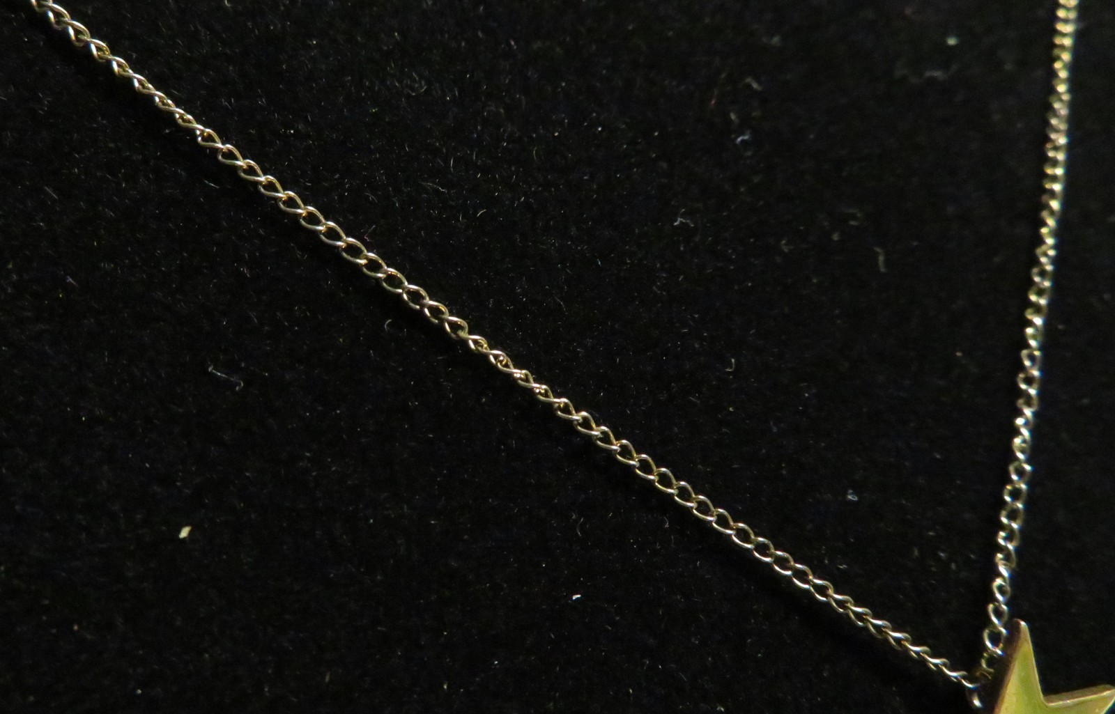Gold Tone Star Pendant Necklace Minimalist Dainty Cable Chain 15in Knoted 12kGF