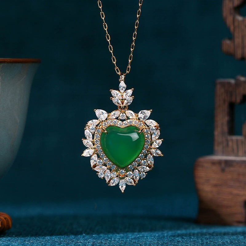 Green Jade Crystal Heart Pendant Necklace Charm 18K Gold Plated Chain Gemstone