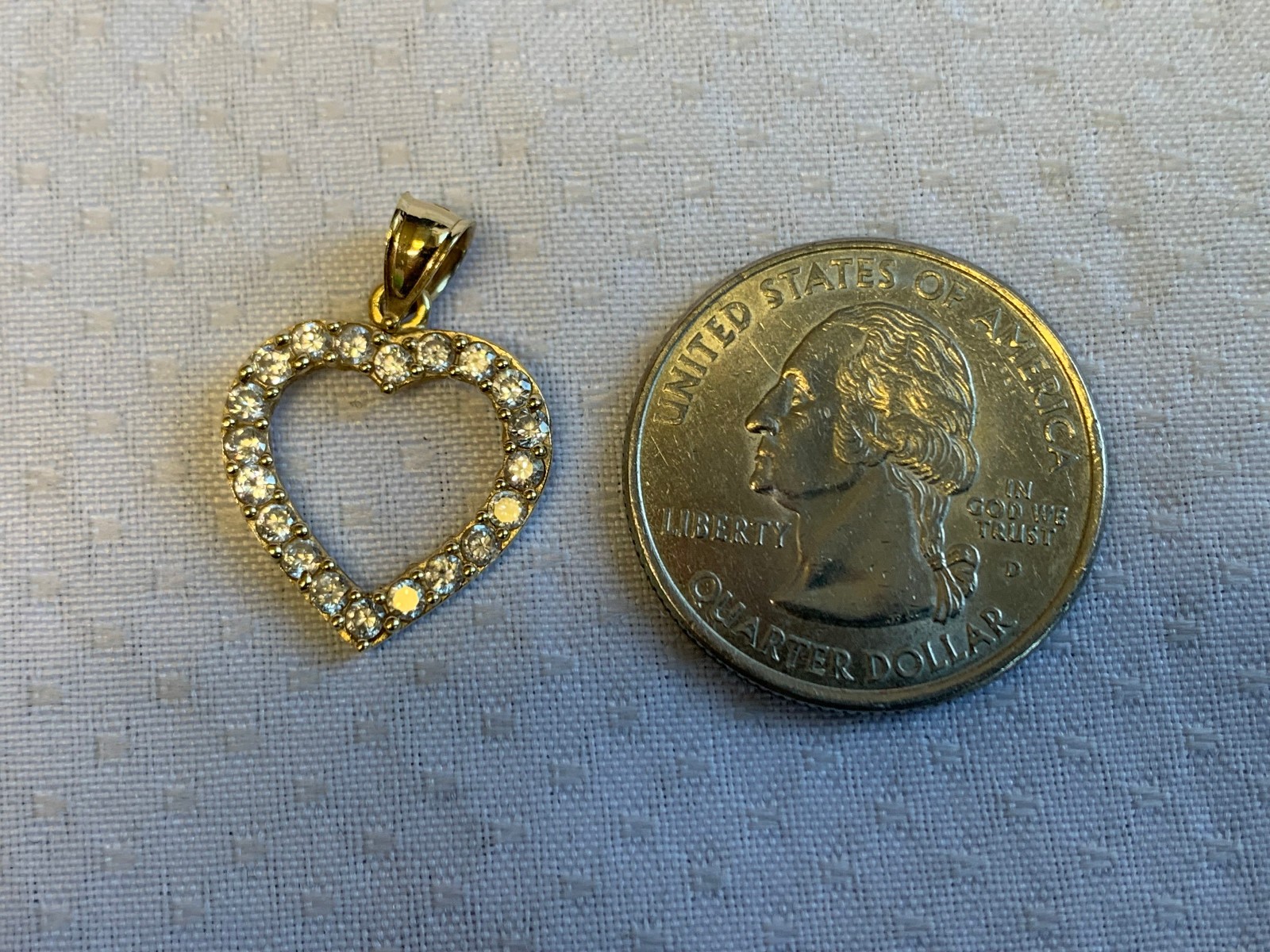 10K Yellow Gold Heart Pendant 1.44g Fine Jewelry Clear Color Stones Charm *READ*