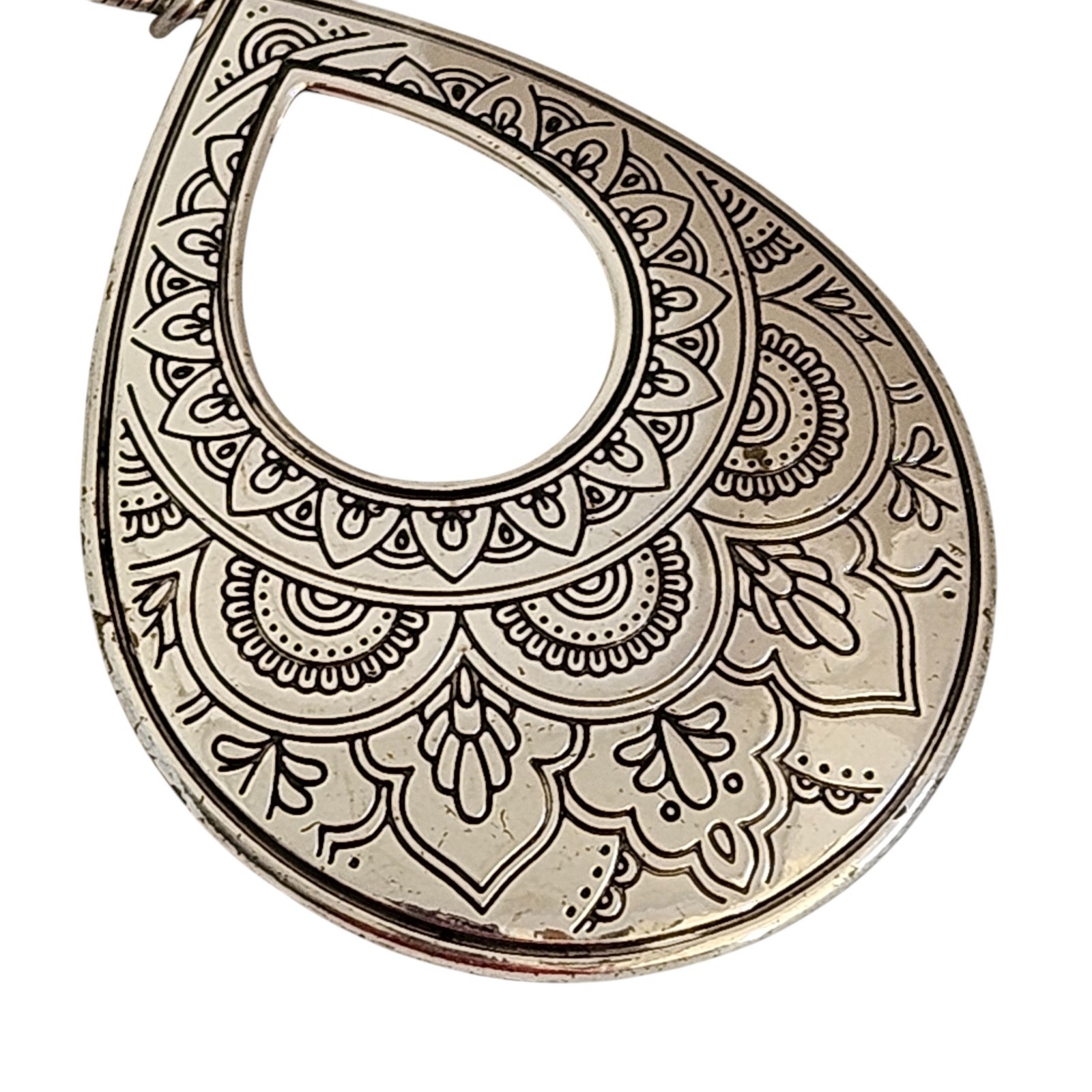 Silver Tone Engraved Medallion Snake Chain Adjustable Necklace 30″ plus