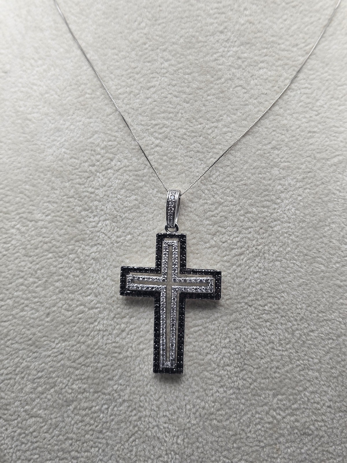 14k Gold Cross Necklace Black And White Natural Diamond Heavy 9 Gram 16.8″