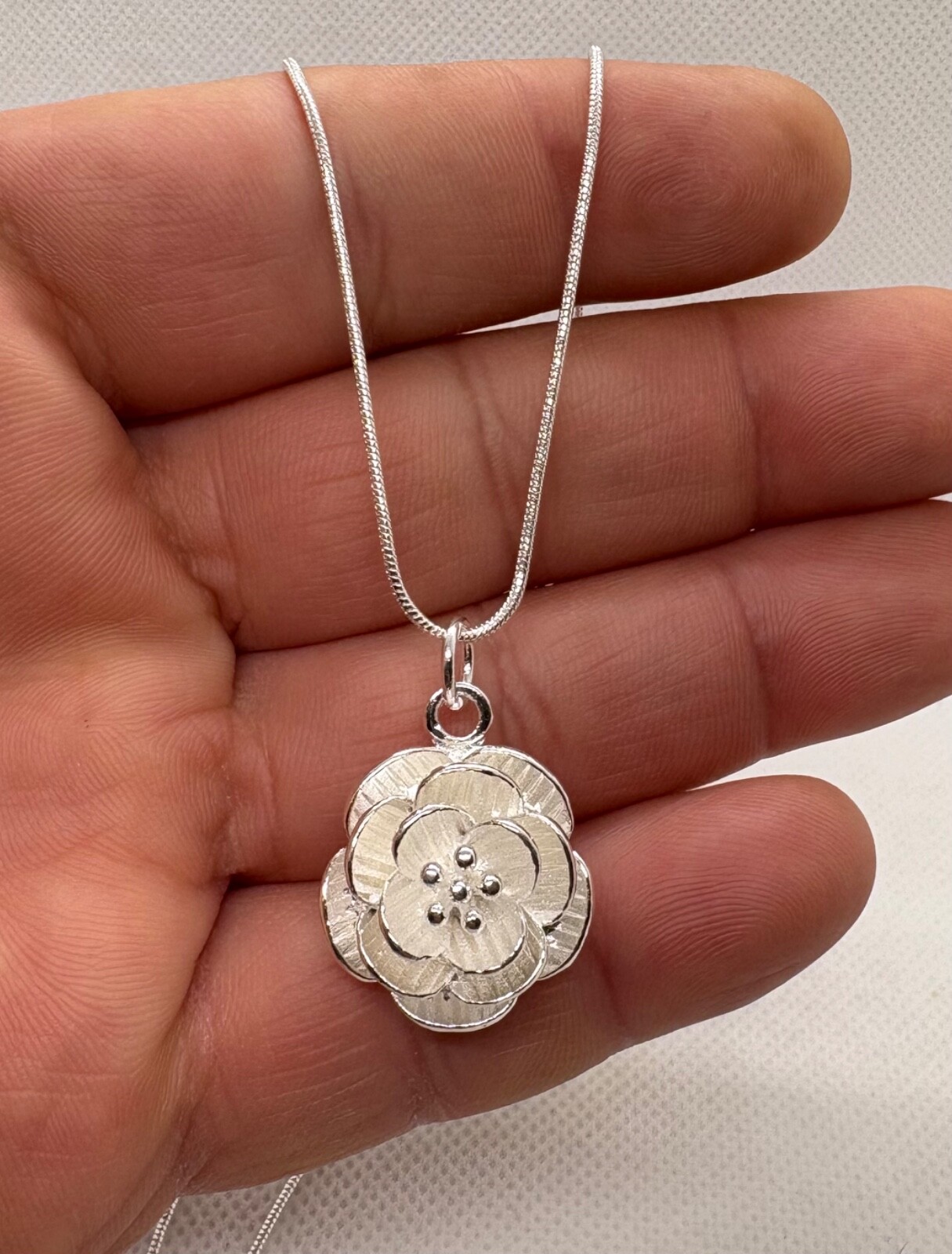 Rose flower necklace pendant 925 sterling silver plated 22″ chain