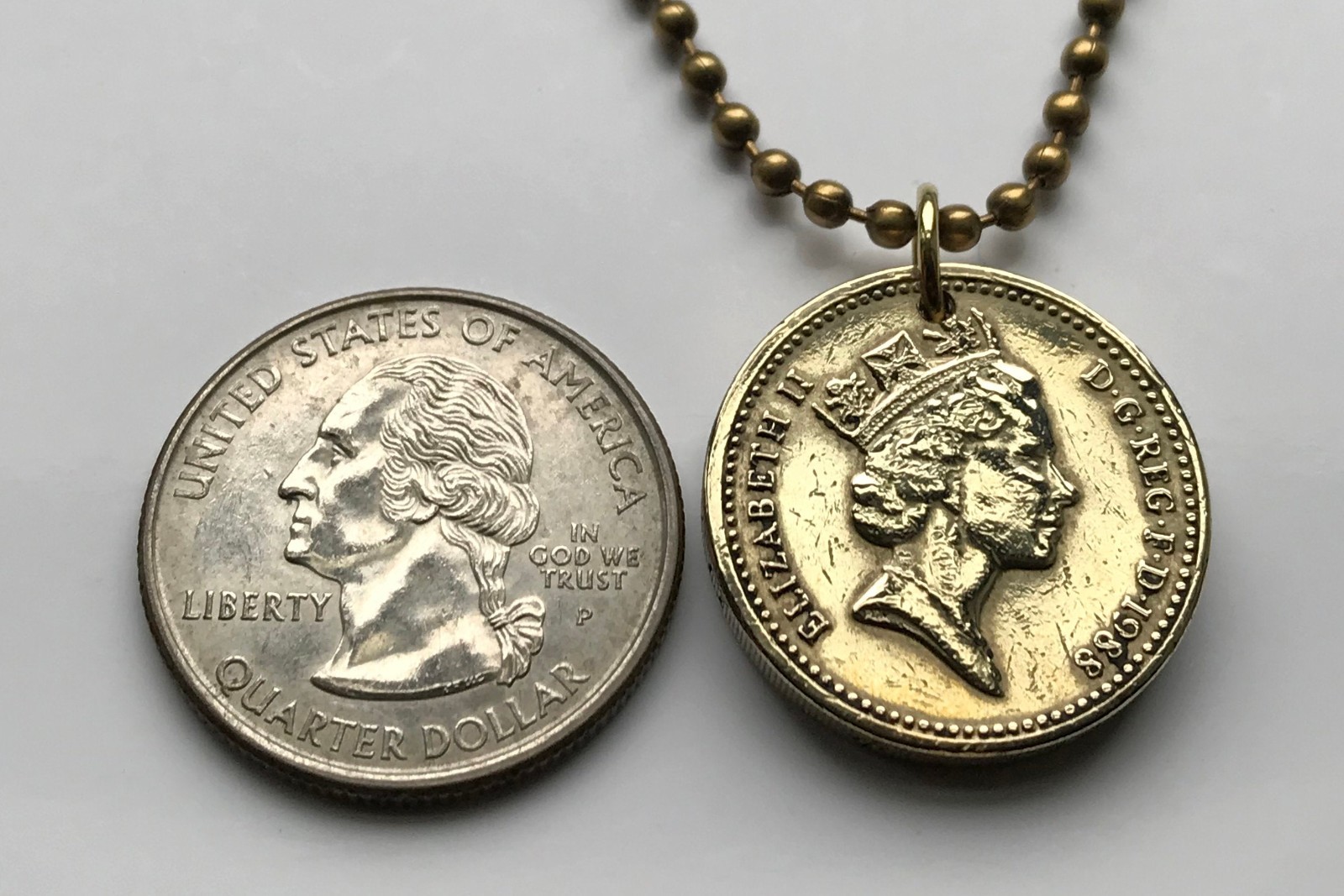 1988 United Kingdom 1 £ coin pendant British royal arms England Scotland n001683