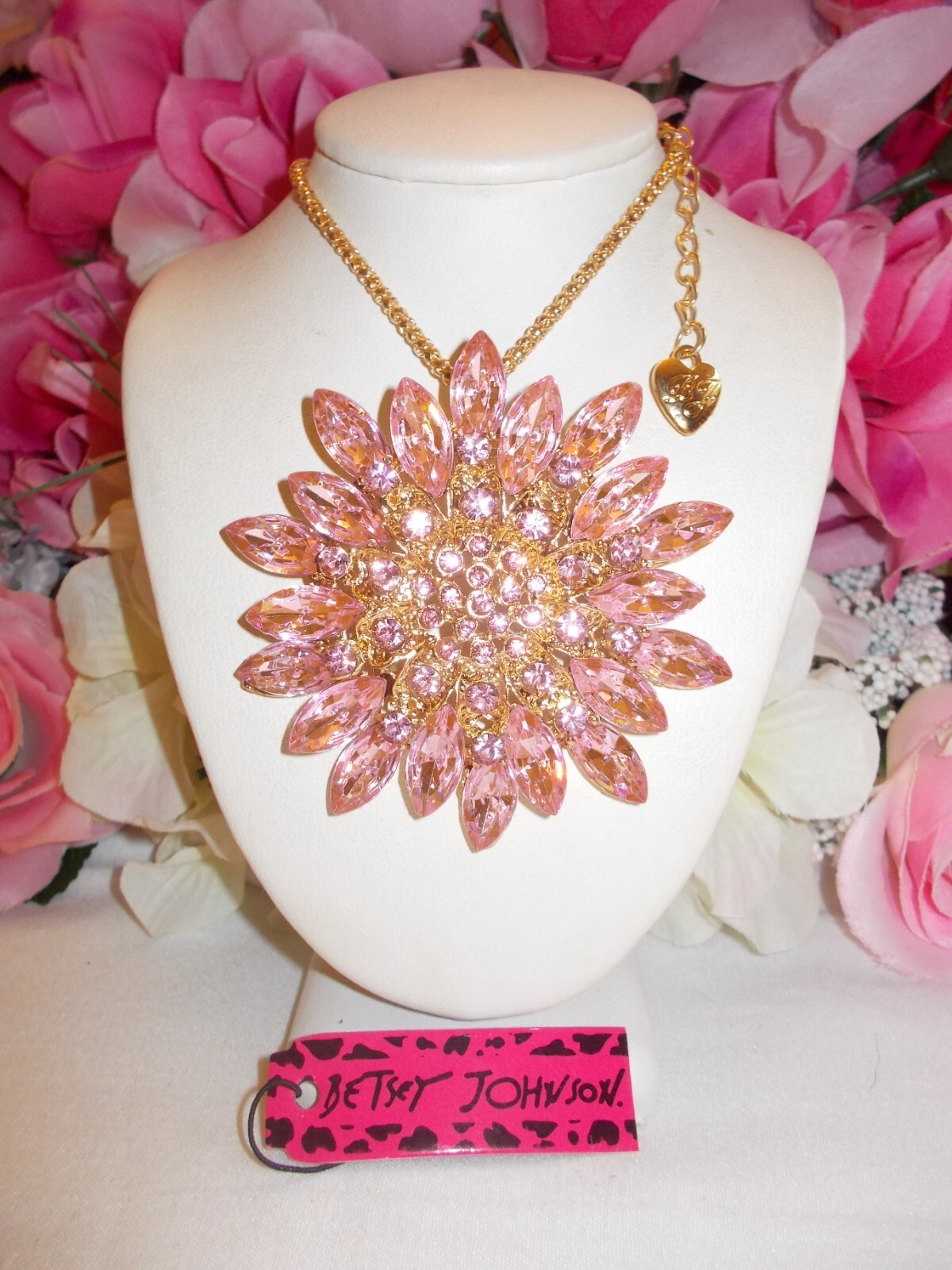 BETSEY JOHNSON BEAUTIFUL LARGE PINK CRYSTAL SUNFLOWER PENDANT NECKLACE/BROOCH