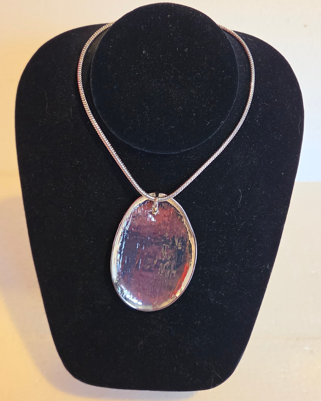 I.N.C 15″ in Silver Chainlink w/ 2.5′ x 1.5″ Silver Egg Shape Pendant Necklace