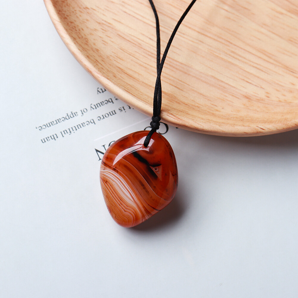 Natural Red Agate Crystal Stone Ornaments Pendant Jewelry Necklace(Random Shape)