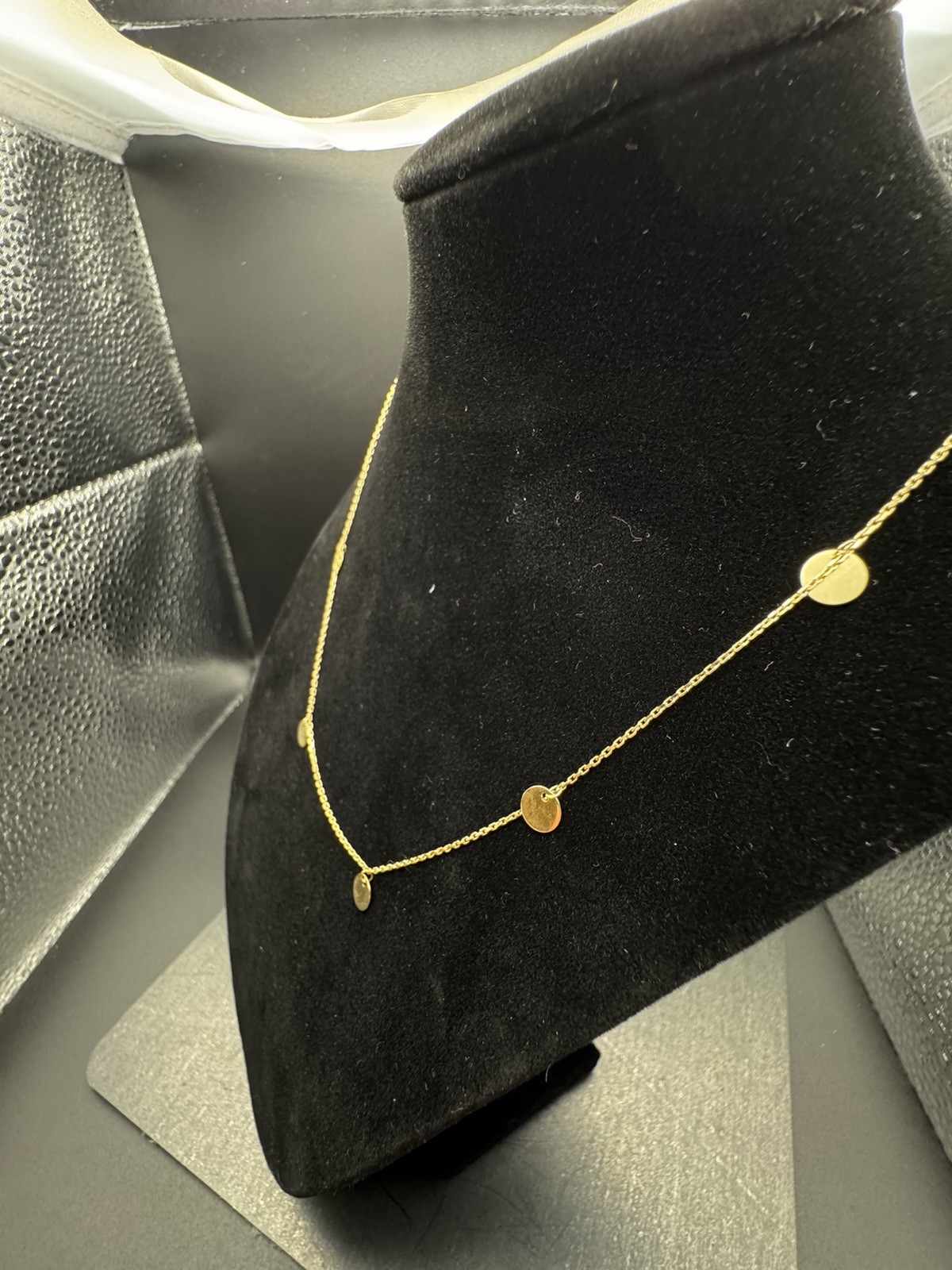 14k Gold Dainty Circle Necklace – 18 inch – 2.57g
