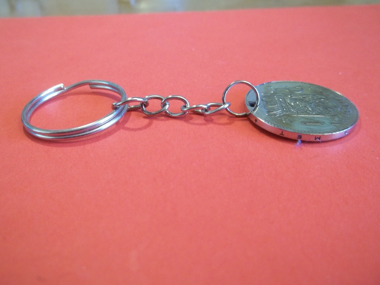 ONE (1) GUILDER COIN – NETHERLANDS – KEY RING / CHAIN – 1967 to 1980