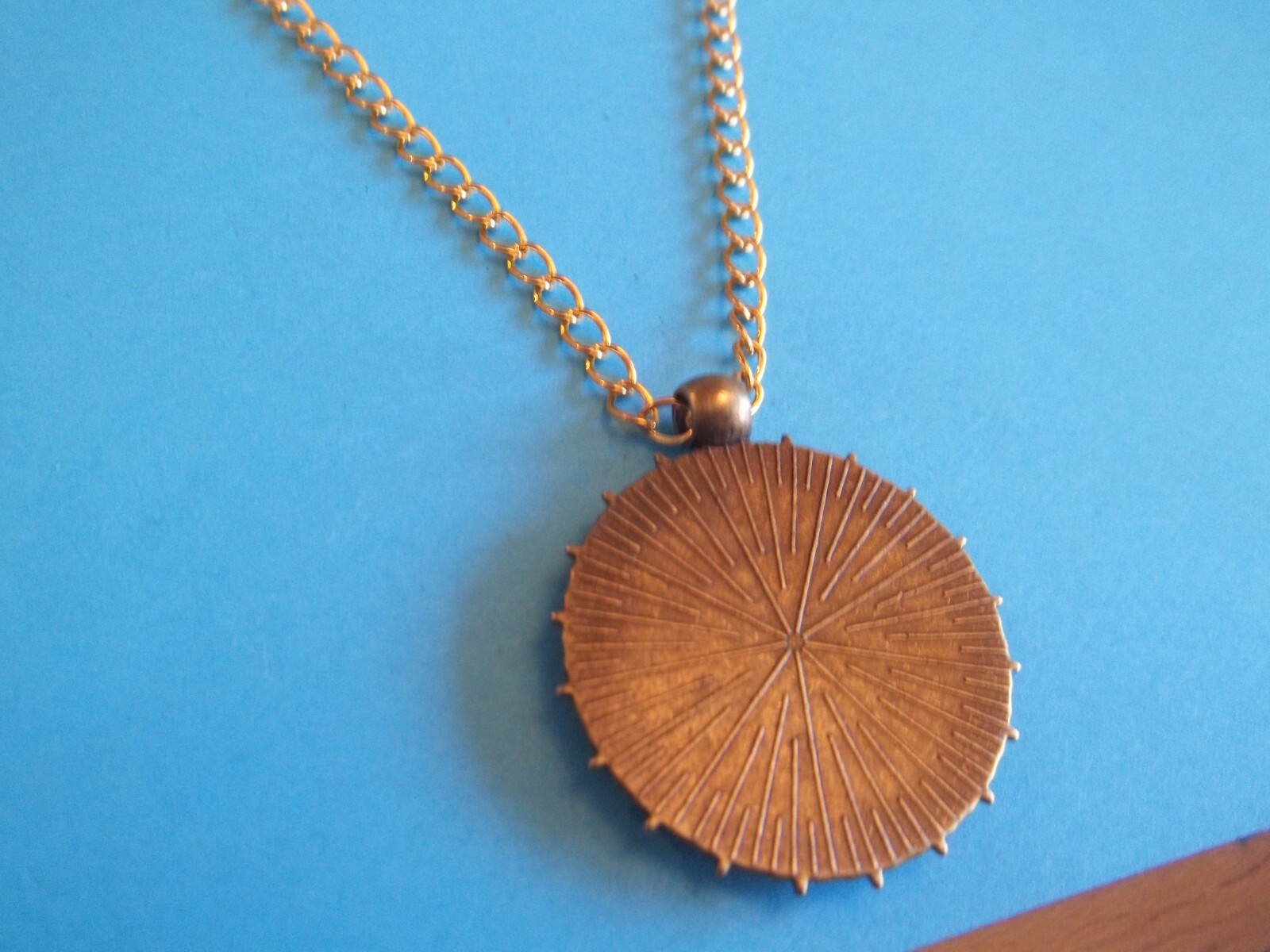 TWENTY PENCE COIN – LIMITED EDITION – BRONZE CASED CURB NECKLACE – 1982 to 2008